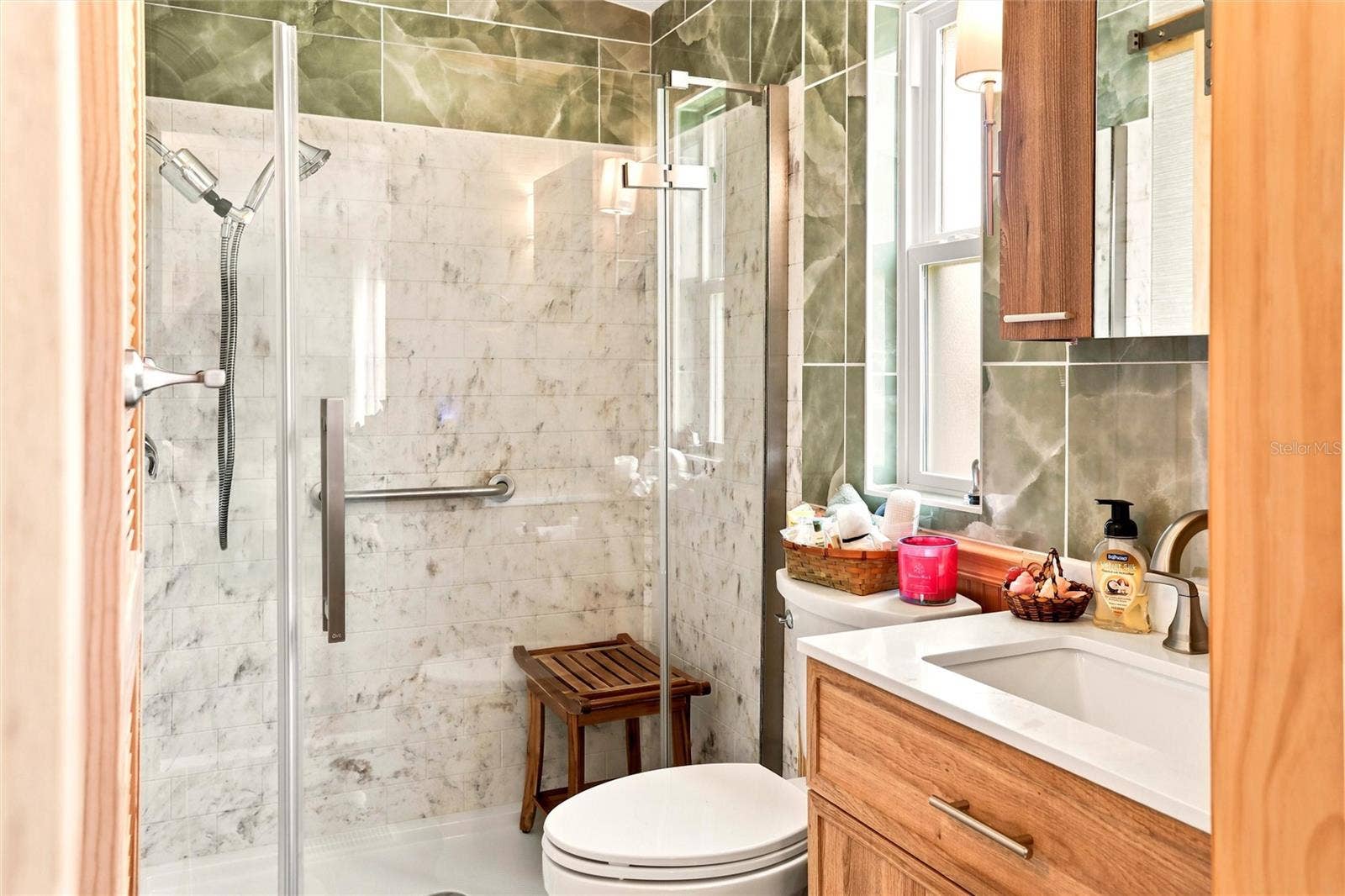1 POINSETTIA DRIVE, Fort Myers, FL 33905 Primary Bathroom