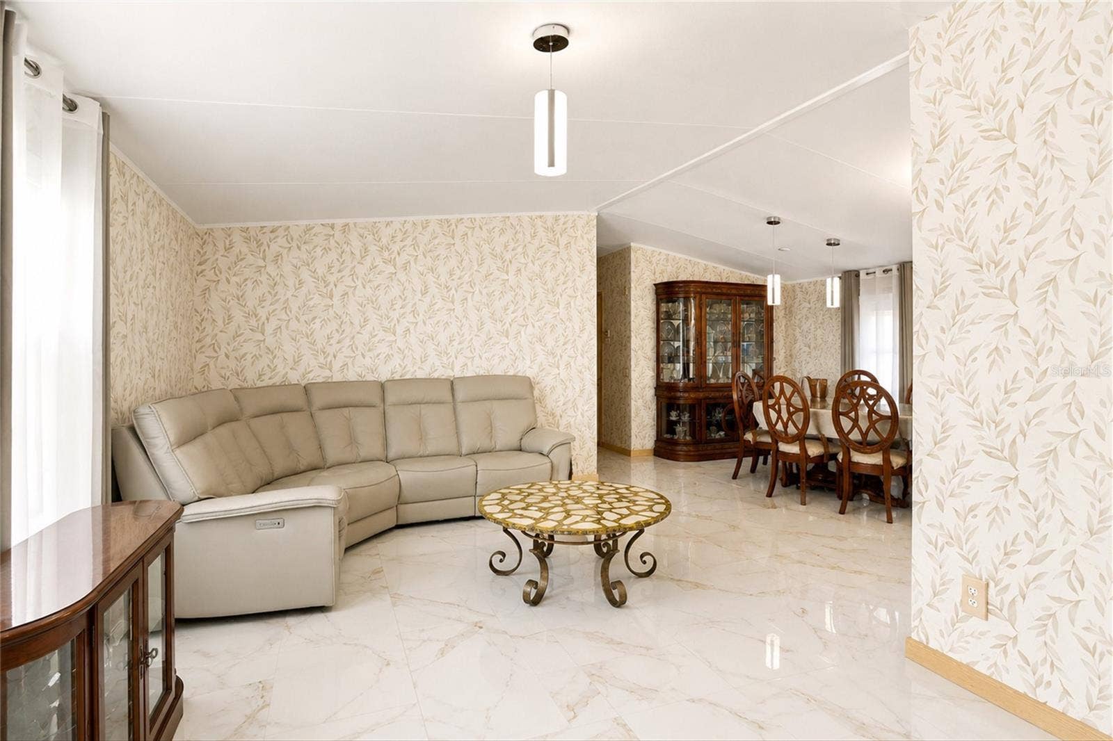 1 POINSETTIA DRIVE, Fort Myers, FL 33905 Living Area