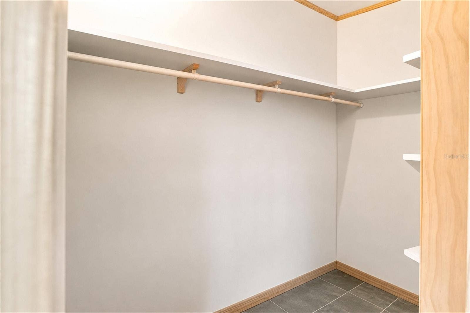 1 POINSETTIA DRIVE, Fort Myers, FL 33905 Primary Closet