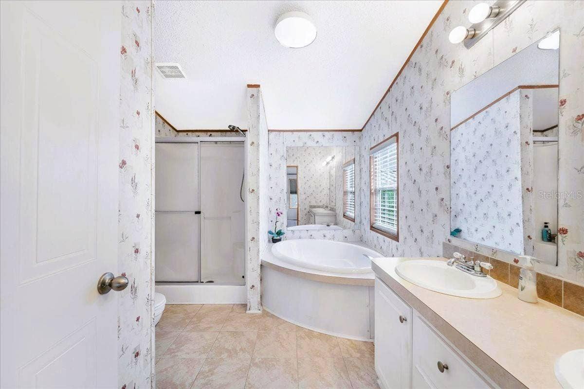 3127 BAYSIDE PARKWAY, Punta Gorda, FL 33982 Primary Bathroom