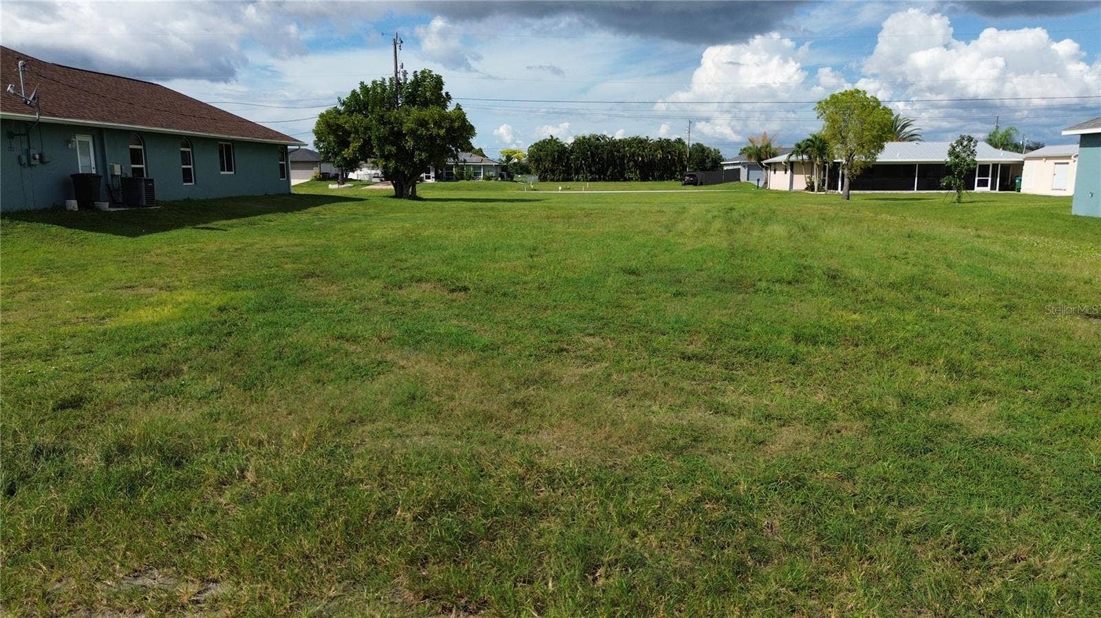 2045 NE 24TH TERRACE, #33, Cape Coral, FL 33909