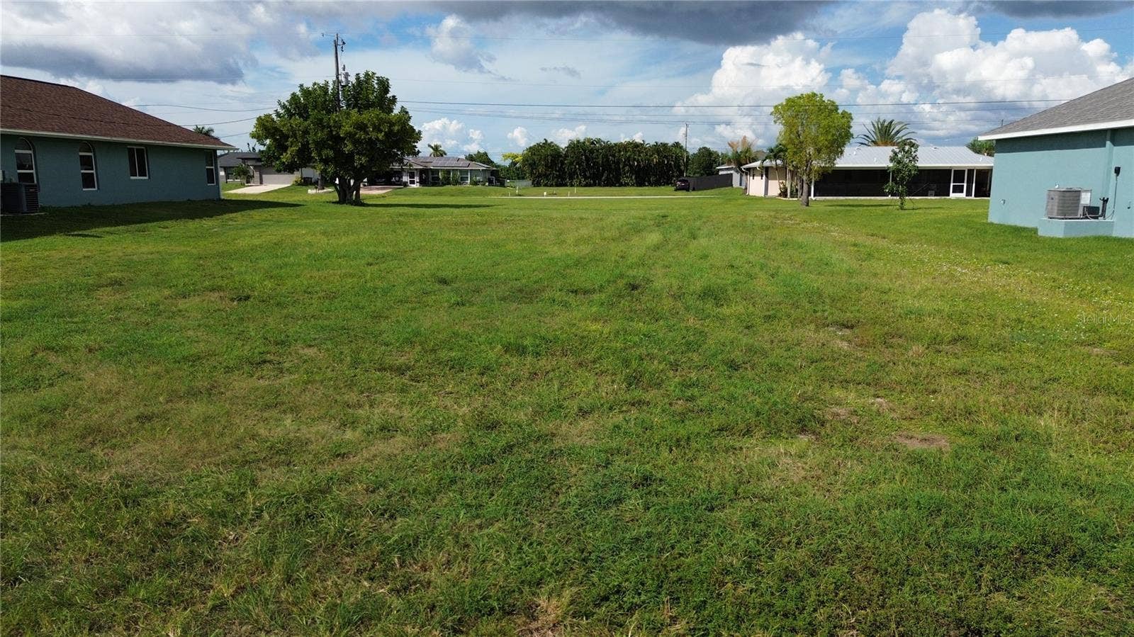 2045 NE 24TH TERRACE, #33, Cape Coral, FL 33909