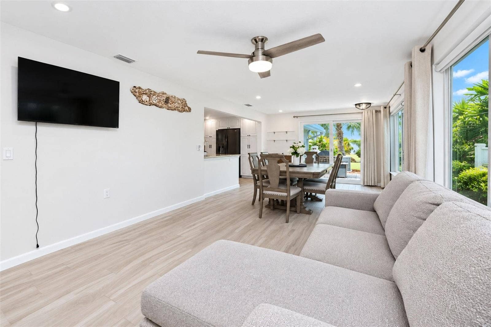 1 OAKWOOD DRIVE N, #1, Englewood, FL 34223 1 OAKWOOD DRIVE N, #1, Englewood, FL 34223
