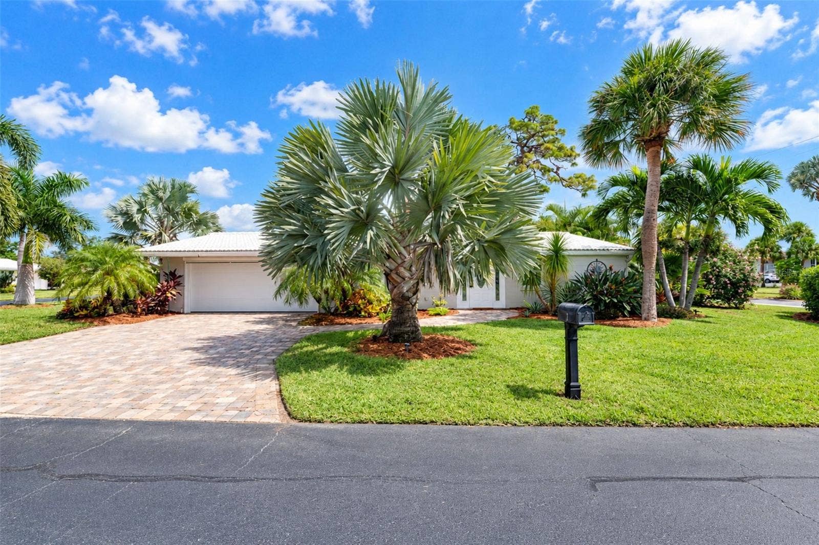 1 OAKWOOD DRIVE N, #1, Englewood, FL 34223 1 OAKWOOD DRIVE N, #1, Englewood, FL 34223