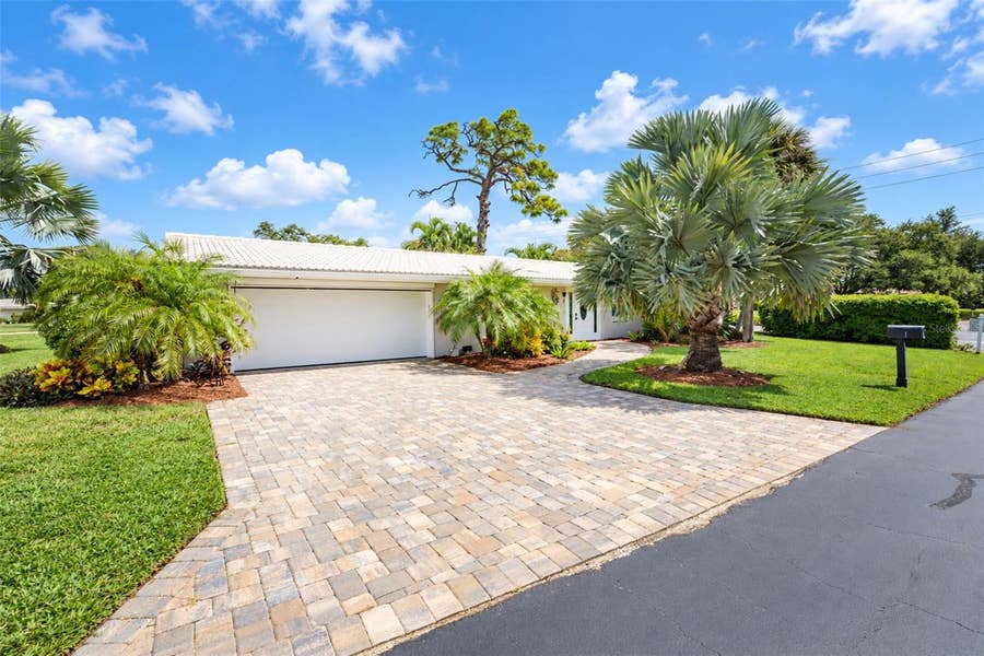 Property photo for 1 OAKWOOD DRIVE N, #1, Englewood, FL