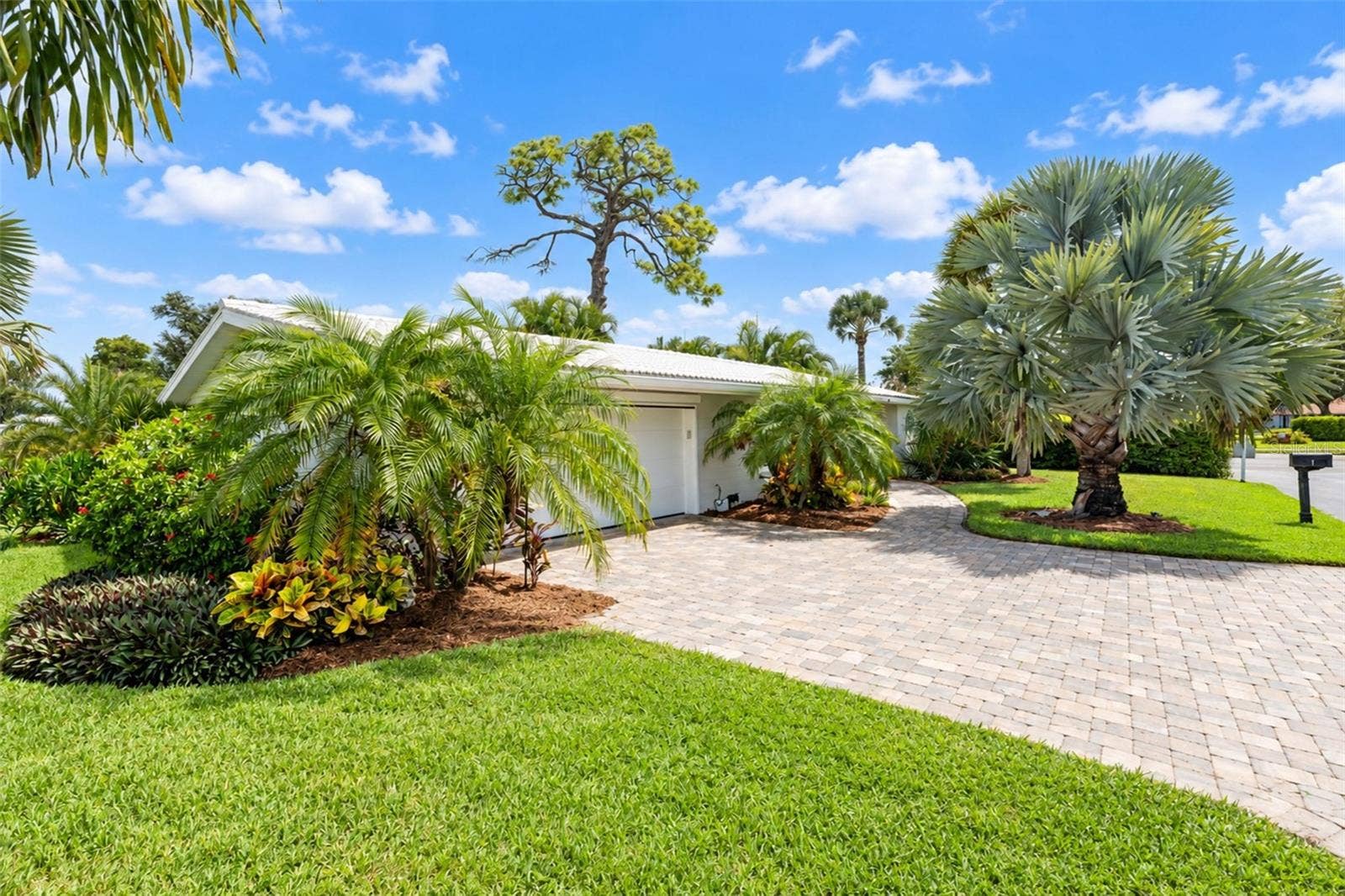 1 OAKWOOD DRIVE N, #1, Englewood, FL 34223 1 OAKWOOD DRIVE N, #1, Englewood, FL 34223