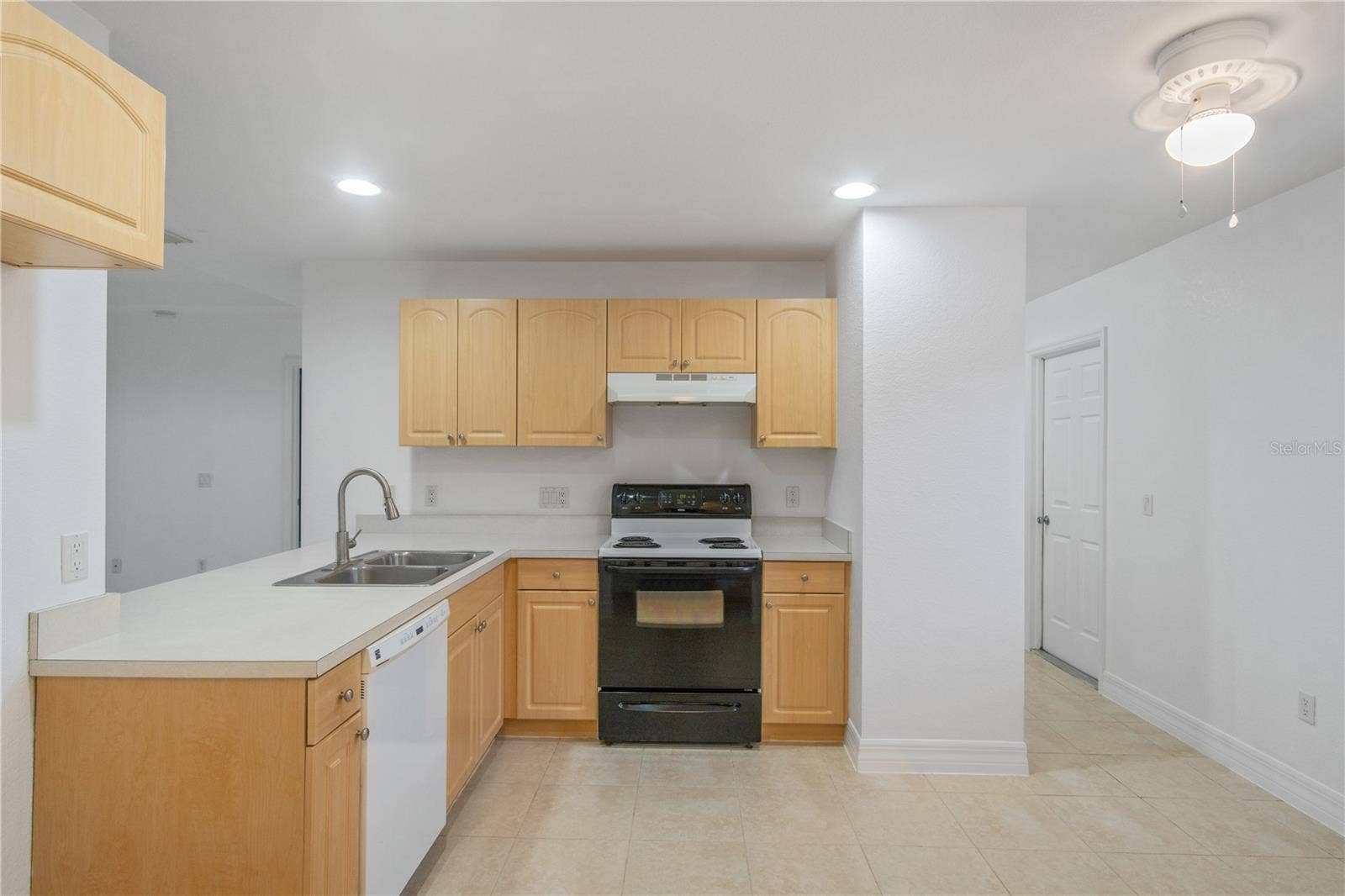 17433 HARRIS AVENUE, Port Charlotte, FL 33948 Kitchen