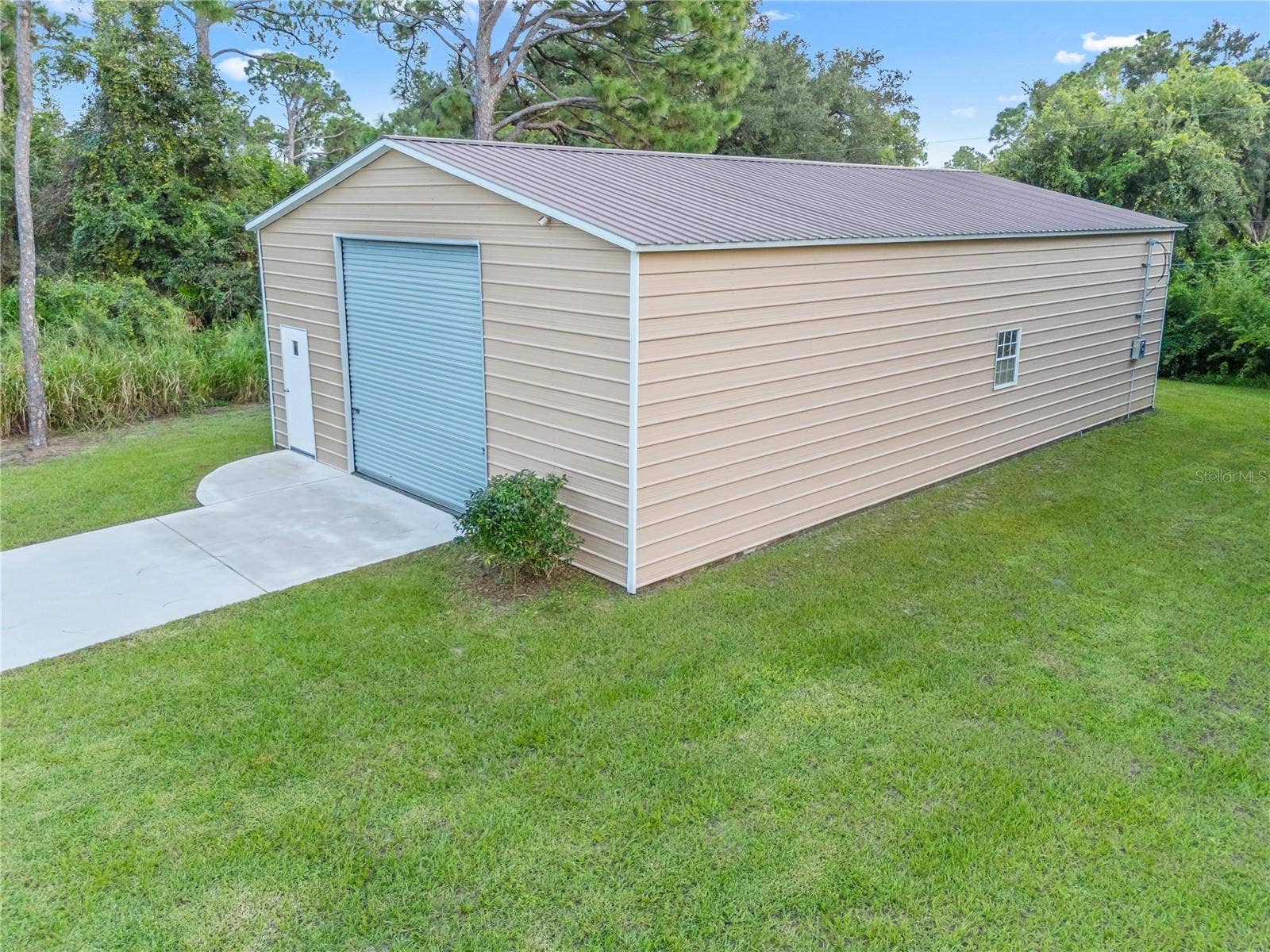 17433 HARRIS AVENUE, Port Charlotte, FL 33948 Detached garage