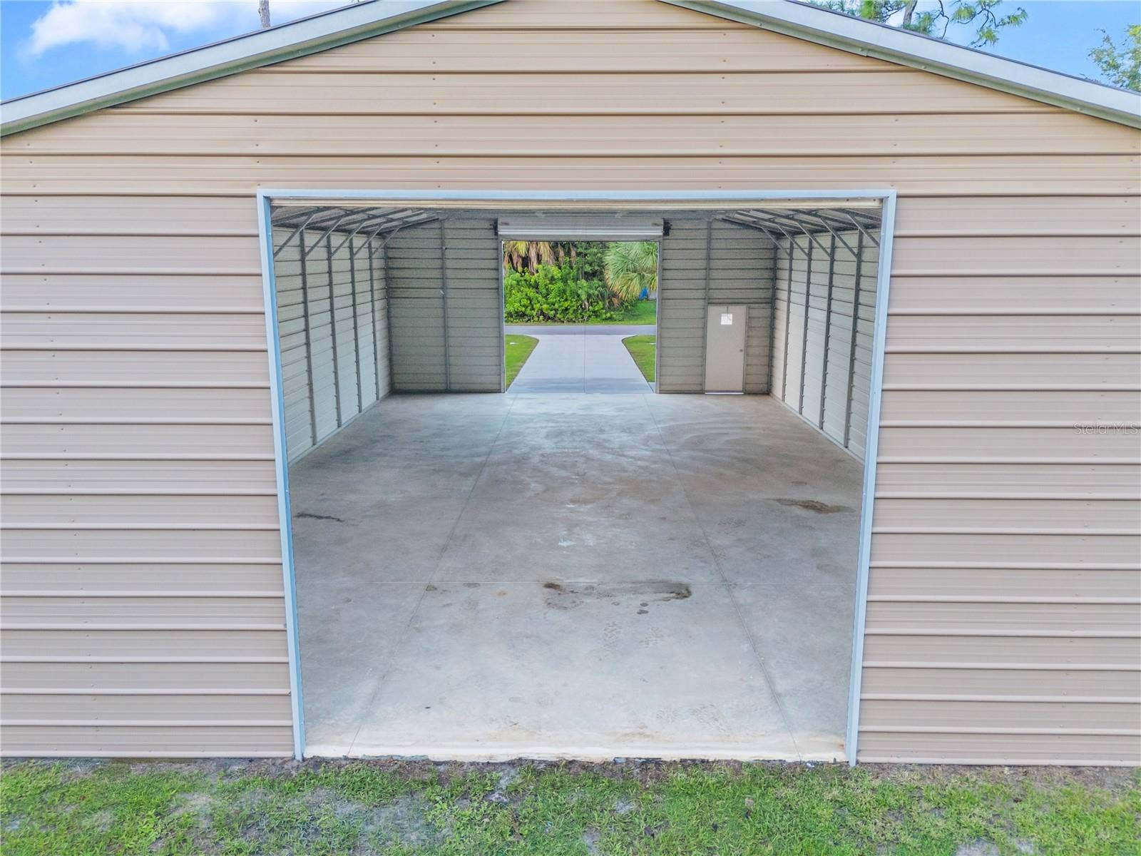 17433 HARRIS AVENUE, Port Charlotte, FL 33948 Detached garage