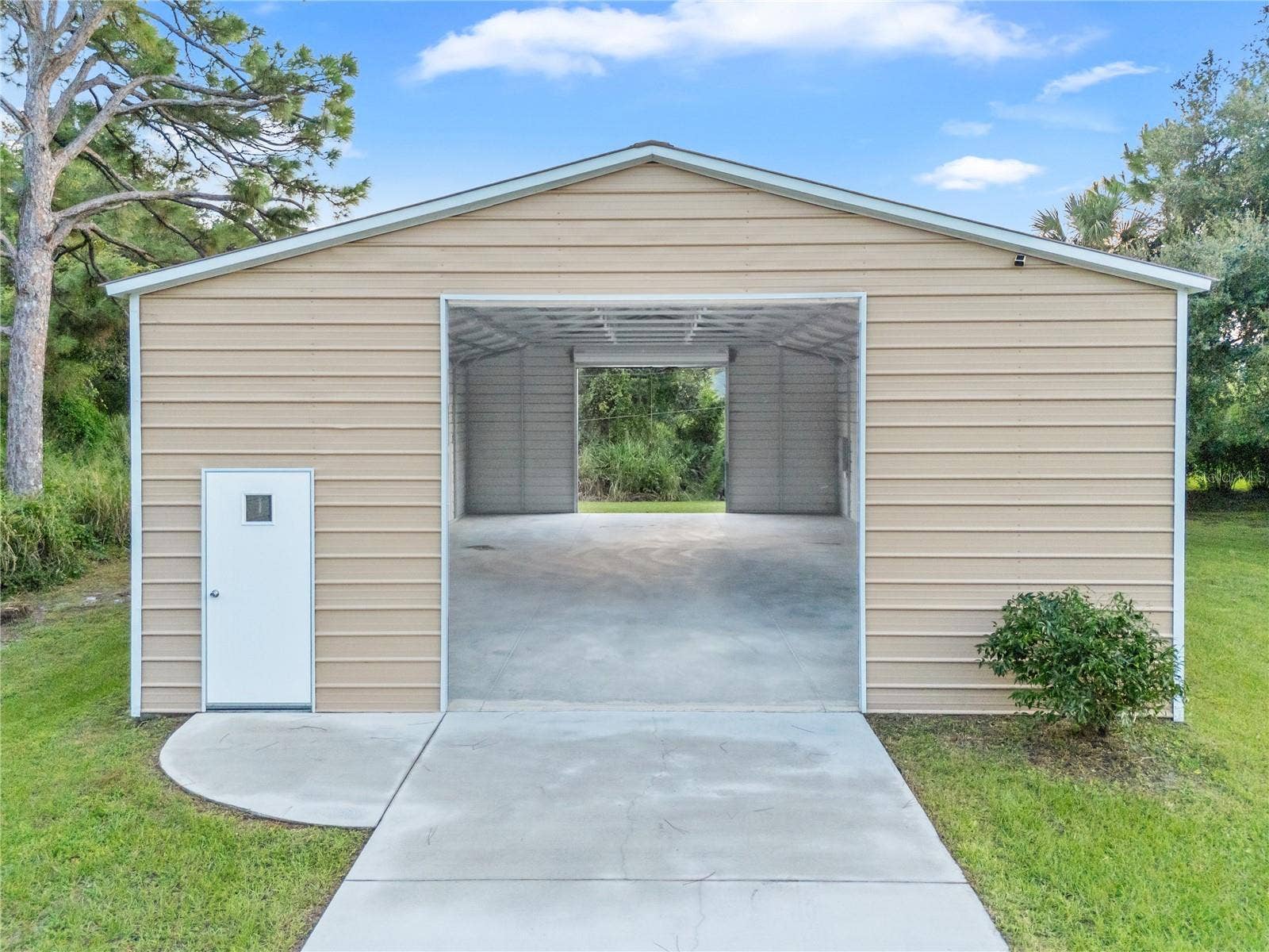 17433 HARRIS AVENUE, Port Charlotte, FL 33948 Detached garage