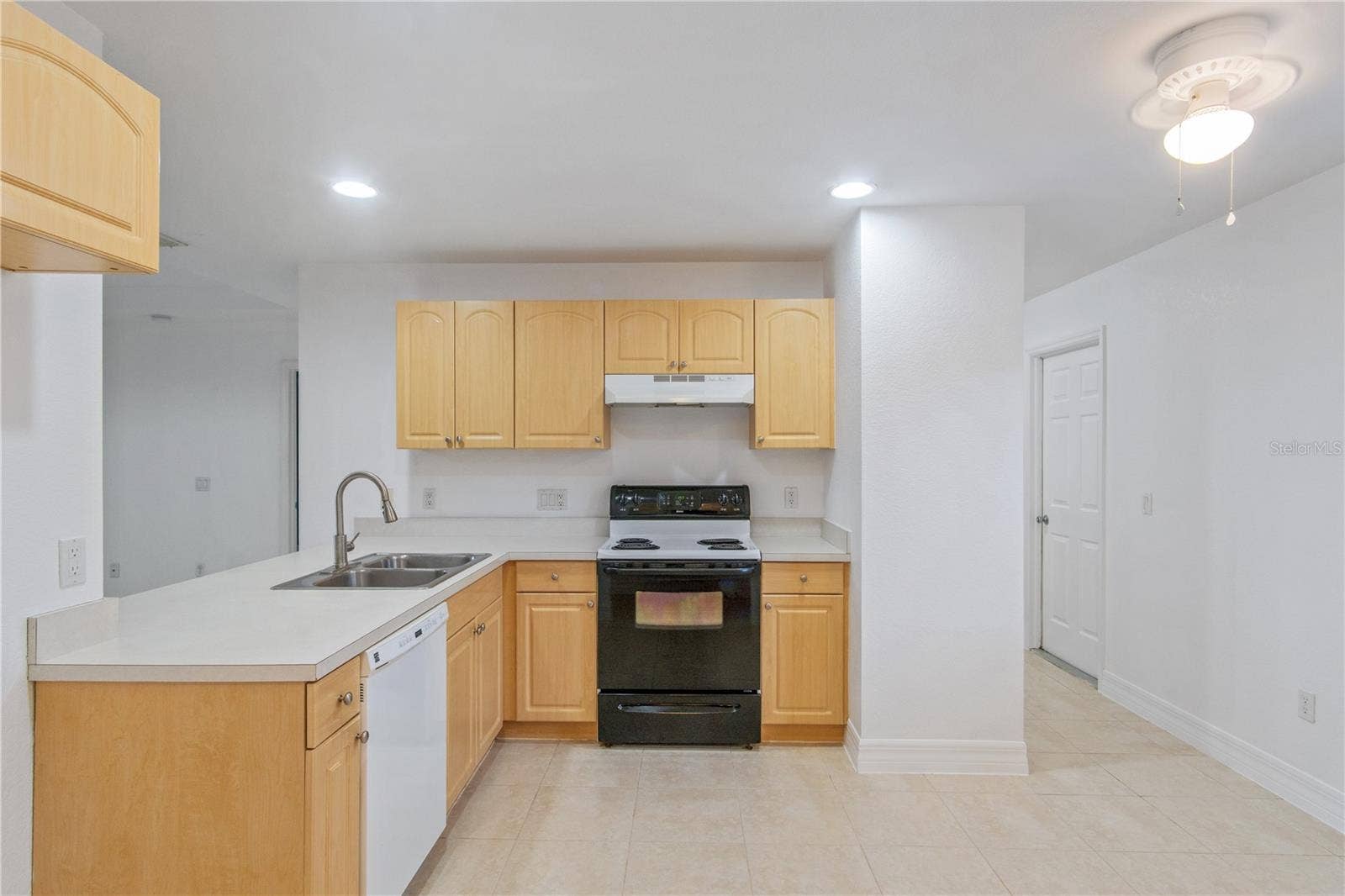 17433 HARRIS AVENUE, Port Charlotte, FL 33948 Kitchen