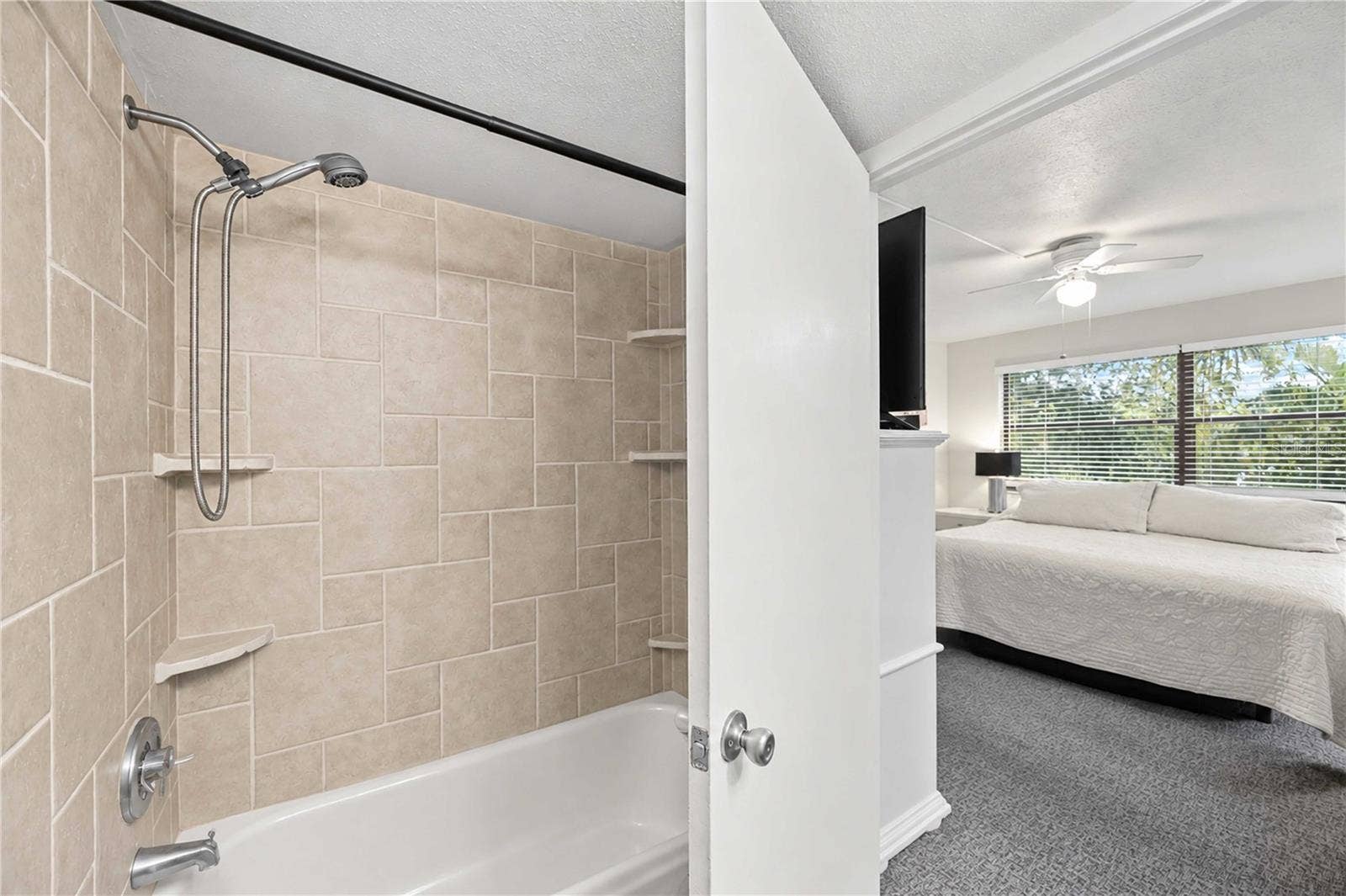 1999 KINGS HIGHWAY, #16B, Port Charlotte, FL 33980
