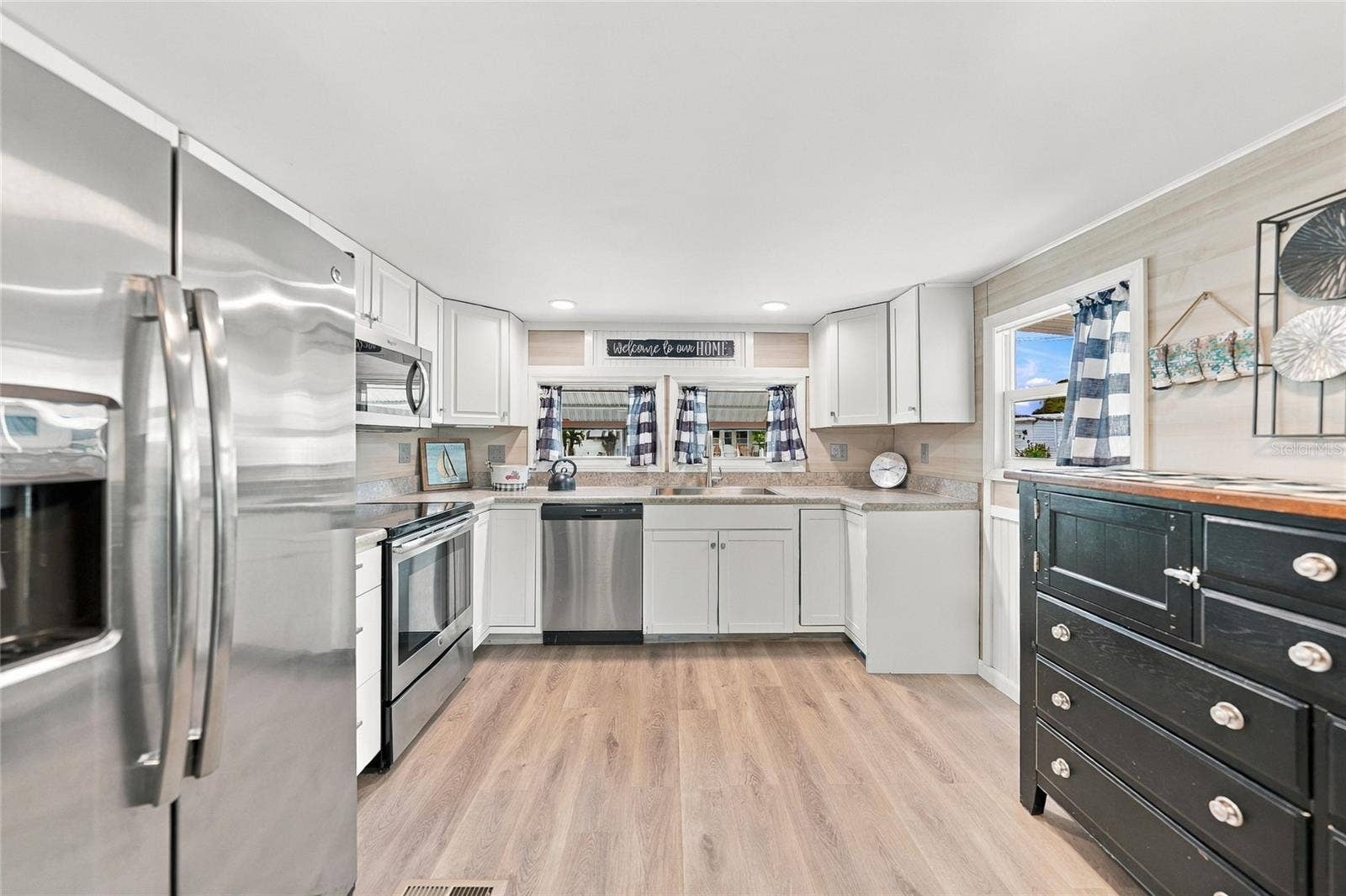 349 BLACKBURN BOULEVARD, North Port, FL 34287 Kitchen
