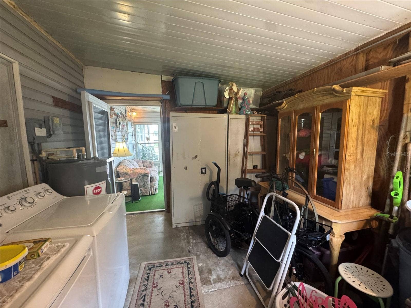 Storage / laundry