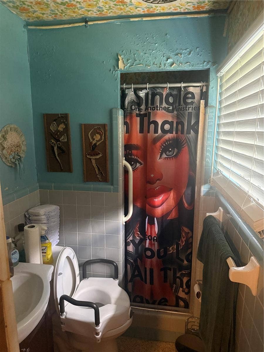 3407 E FERN STREET E, Tampa, FL 33610 3407 E FERN STREET E, Tampa, FL 33610