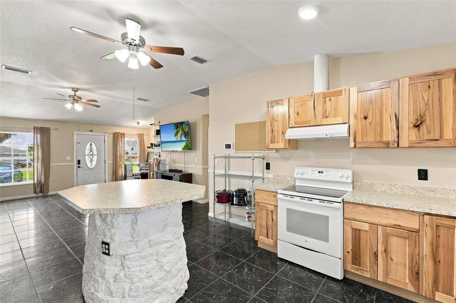 470 RIDGECREST DRIVE, Punta Gorda, FL 33982 470 RIDGECREST DRIVE, Punta Gorda, FL 33982