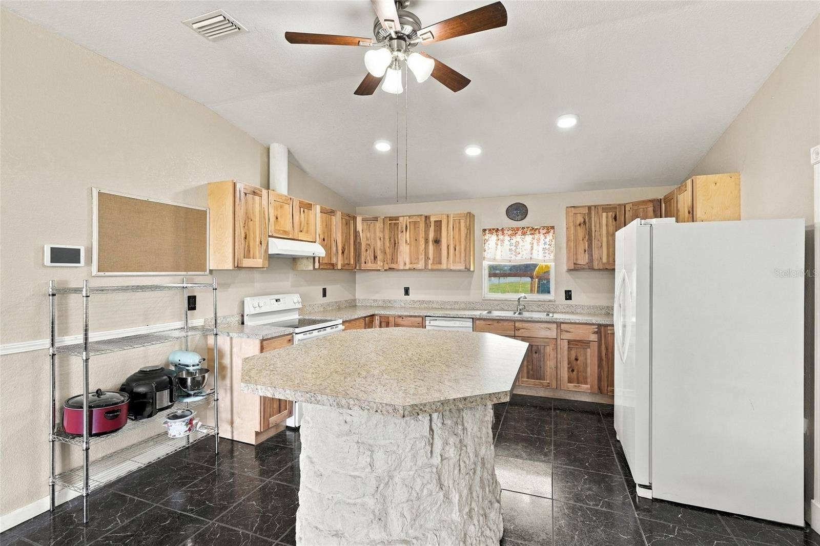 470 RIDGECREST DRIVE, Punta Gorda, FL 33982 470 RIDGECREST DRIVE, Punta Gorda, FL 33982