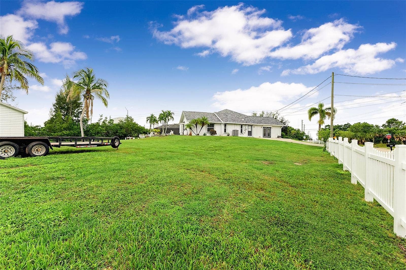 614 RIO VILLA DRIVE, Punta Gorda, FL 33950 Yard