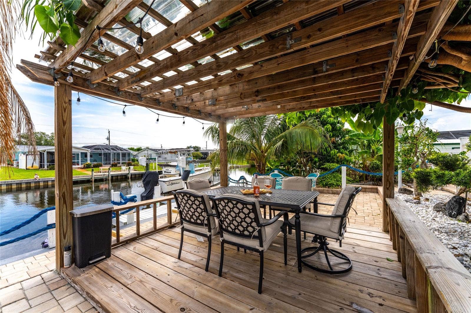 137 DOWLING AVENUE NE, Port Charlotte, FL 33952 137 DOWLING AVENUE NE, Port Charlotte, FL 33952