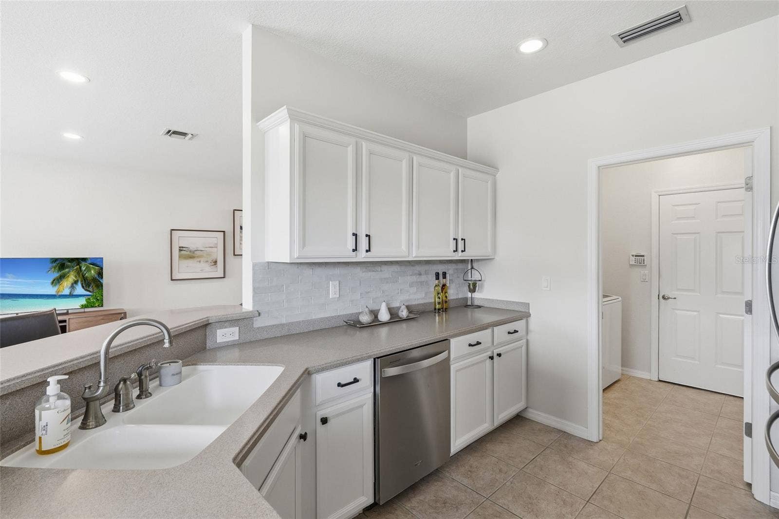 8631 LAKE FRONT COURT, Punta Gorda, FL 33950 8631 LAKE FRONT COURT, Punta Gorda, FL 33950