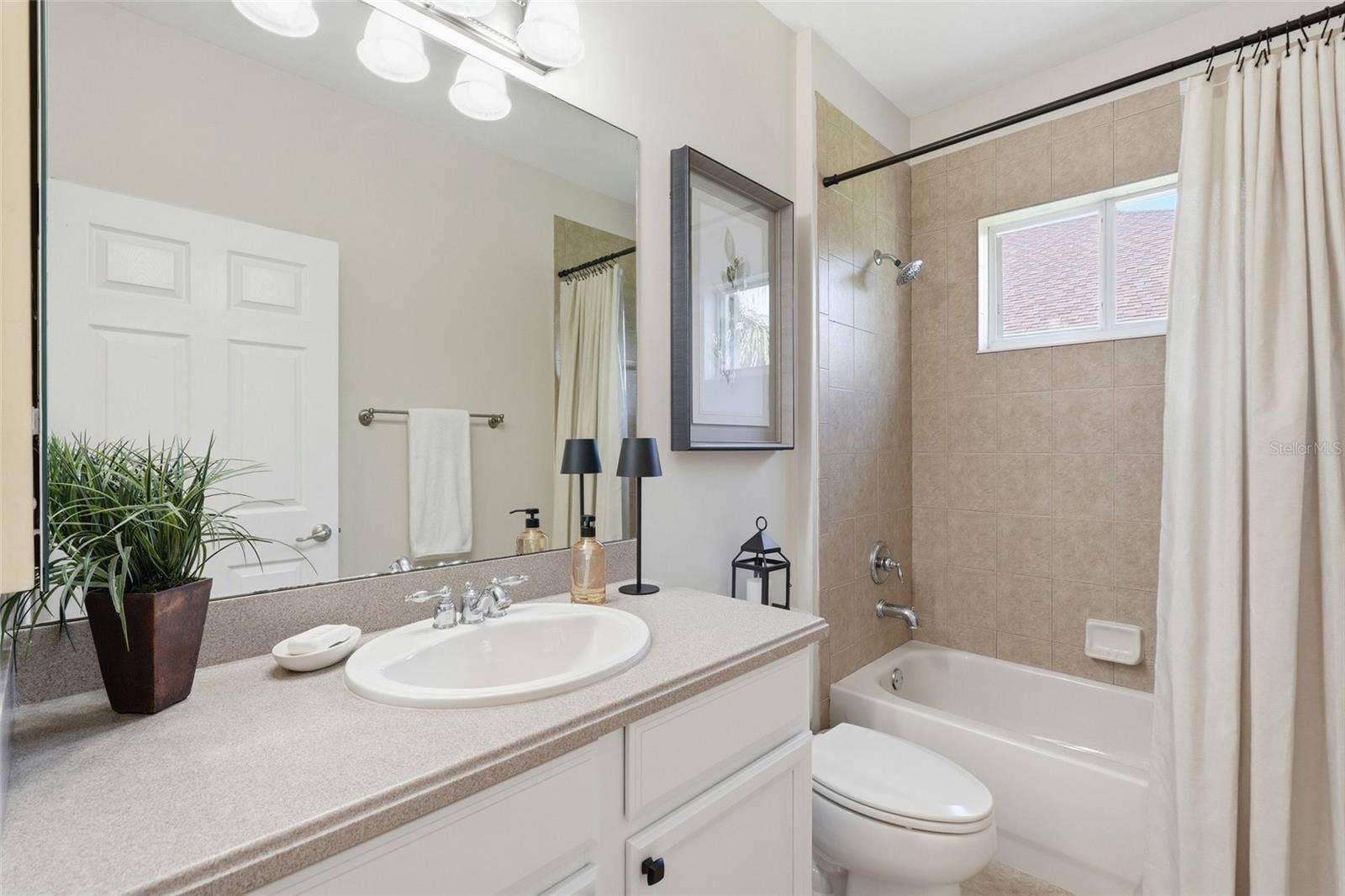 8631 LAKE FRONT COURT, Punta Gorda, FL 33950 8631 LAKE FRONT COURT, Punta Gorda, FL 33950