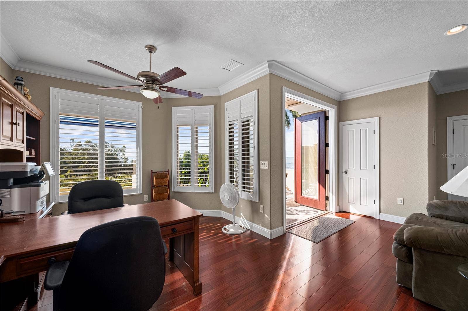 Upstairs BONUS Space with Half Bath and Lanai