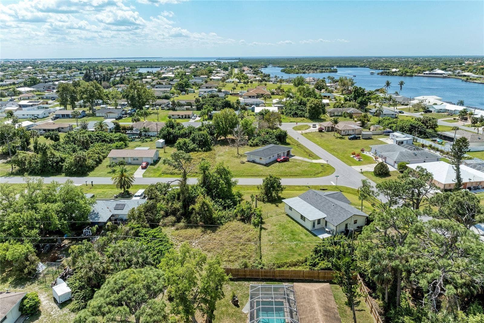 567 LAKEHURST AVENUE NW, Port Charlotte, FL 33952