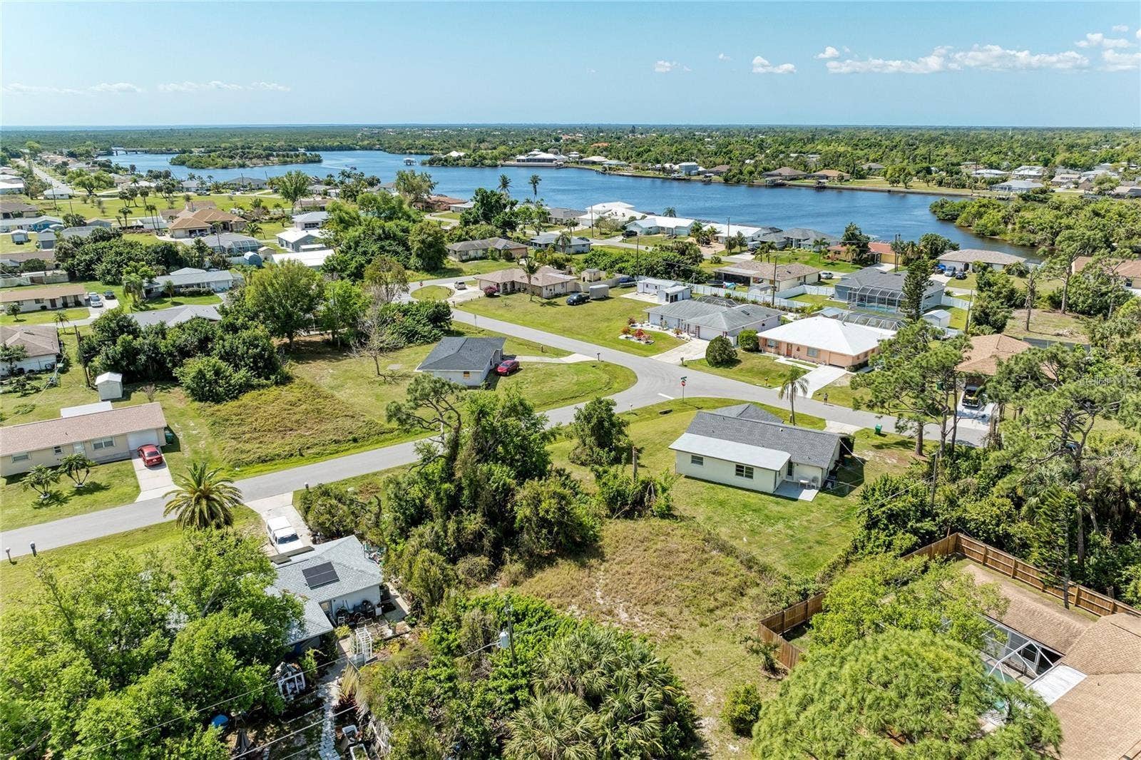 567 LAKEHURST AVENUE NW, Port Charlotte, FL 33952