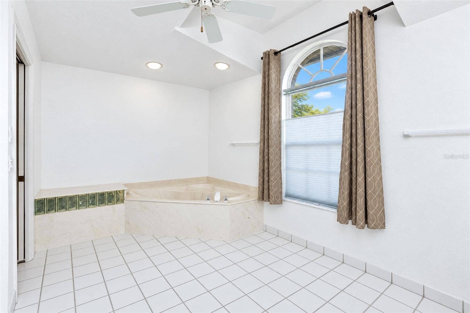 25179 CAMPOS DRIVE, Punta Gorda, FL 33983 25179 CAMPOS DRIVE, Punta Gorda, FL 33983