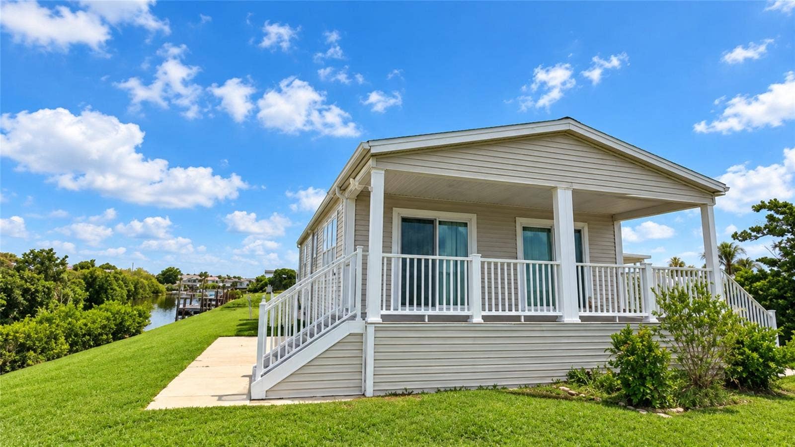 734 BLACKBURN BOULEVARD, North Port, FL 34287 734 BLACKBURN BOULEVARD, North Port, FL 34287
