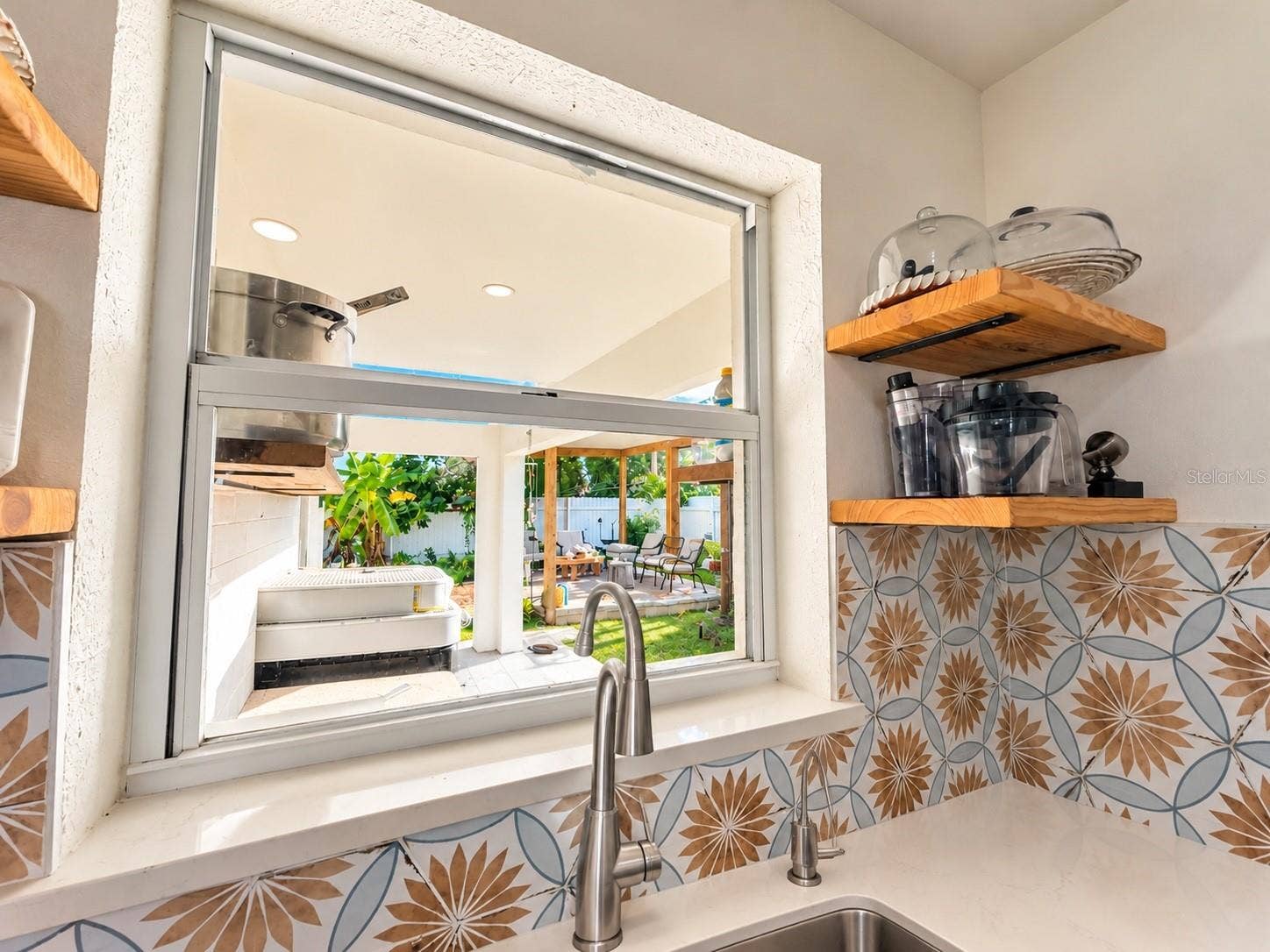 Window Kitchen