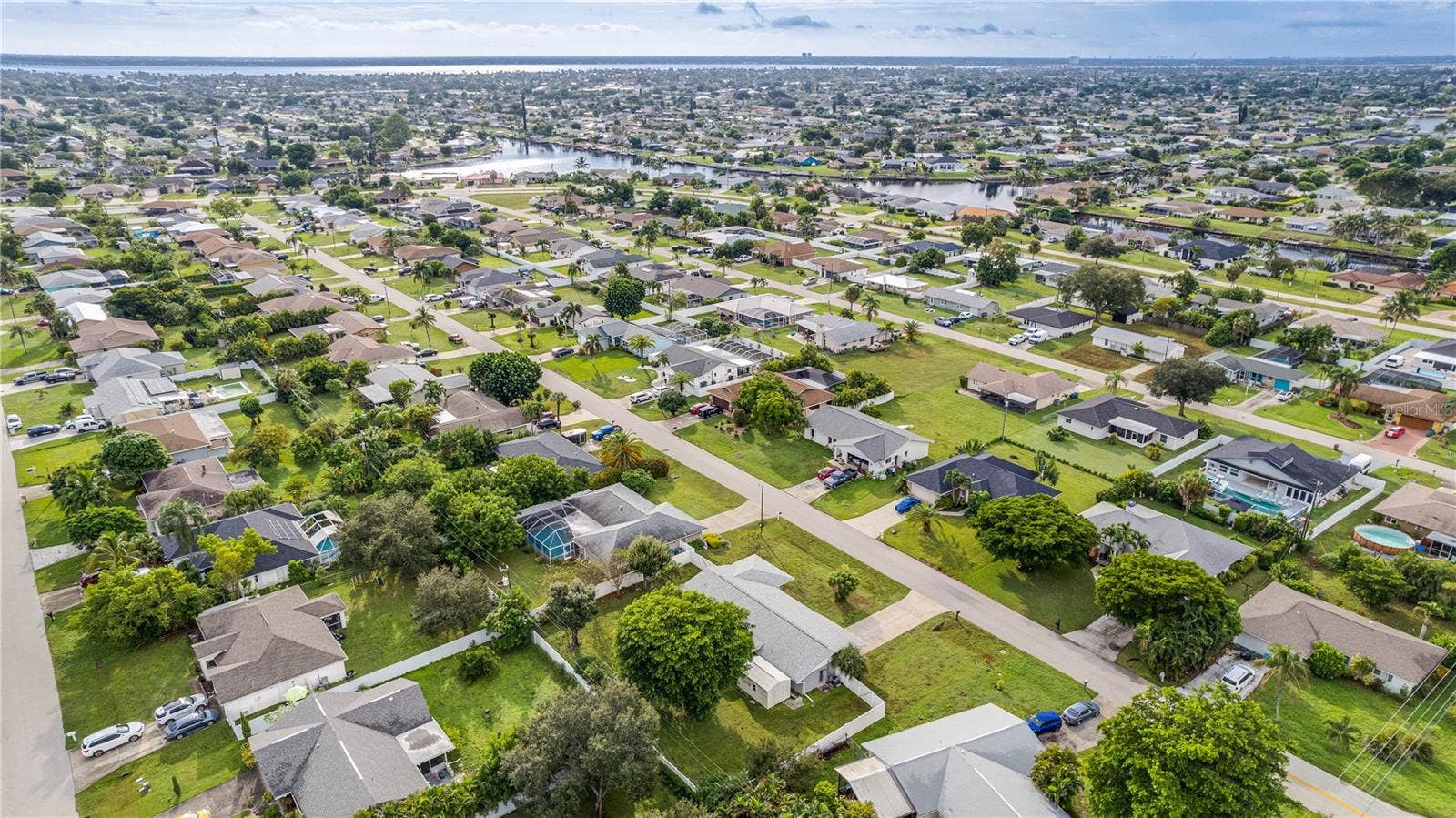Expansive residential landscape featuring a 400 mile canal system.