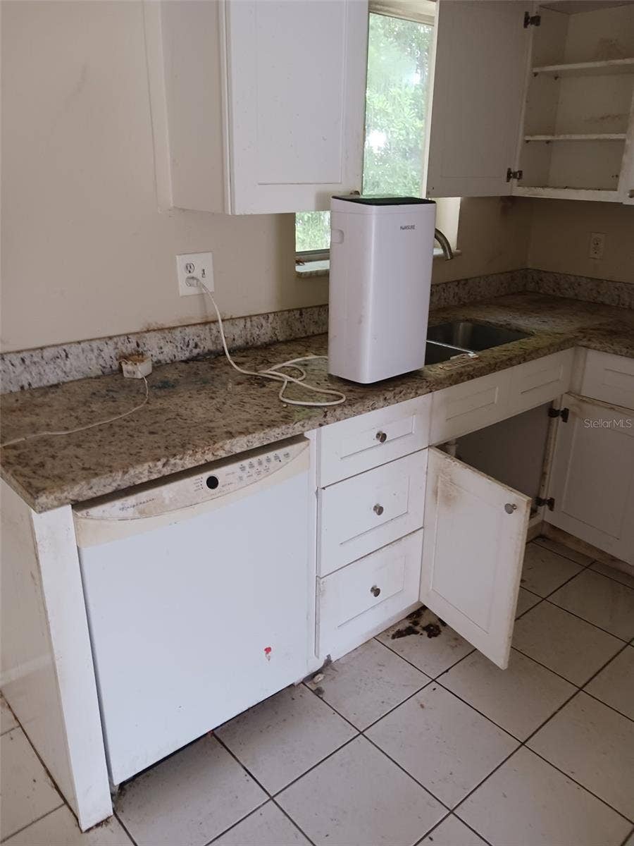 8402 FAY AVENUE, North Port, FL 34287