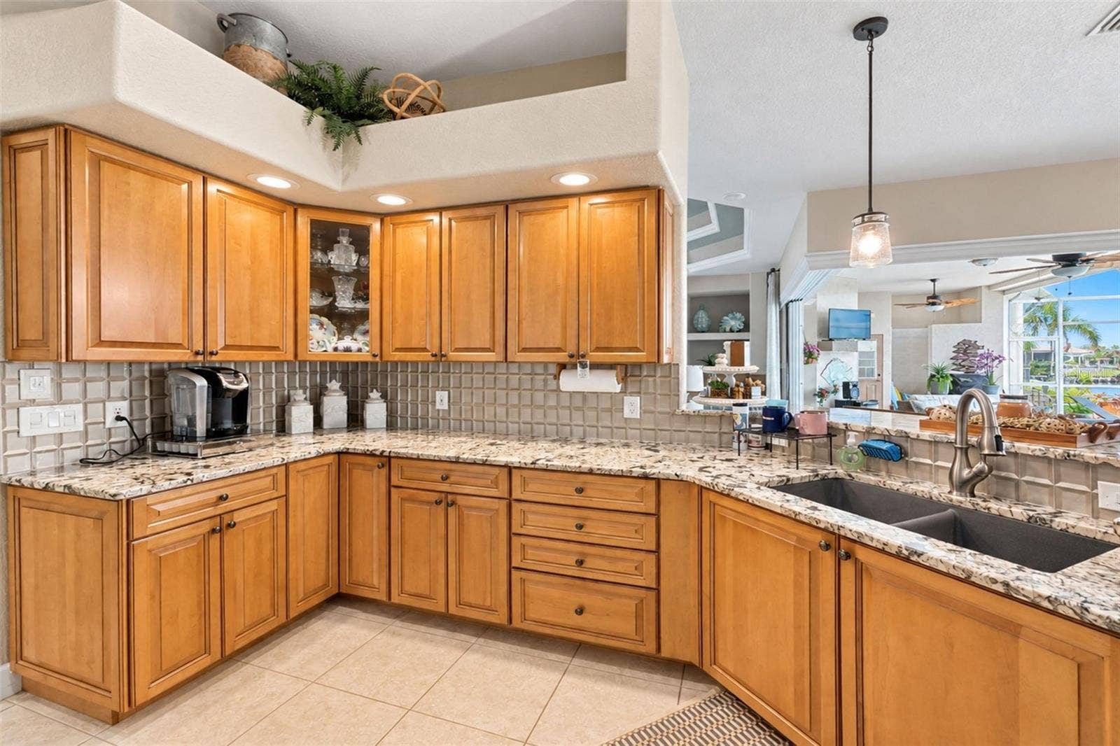 472 MACEDONIA DR, Punta Gorda, FL 33950 472 MACEDONIA DR, Punta Gorda, FL 33950