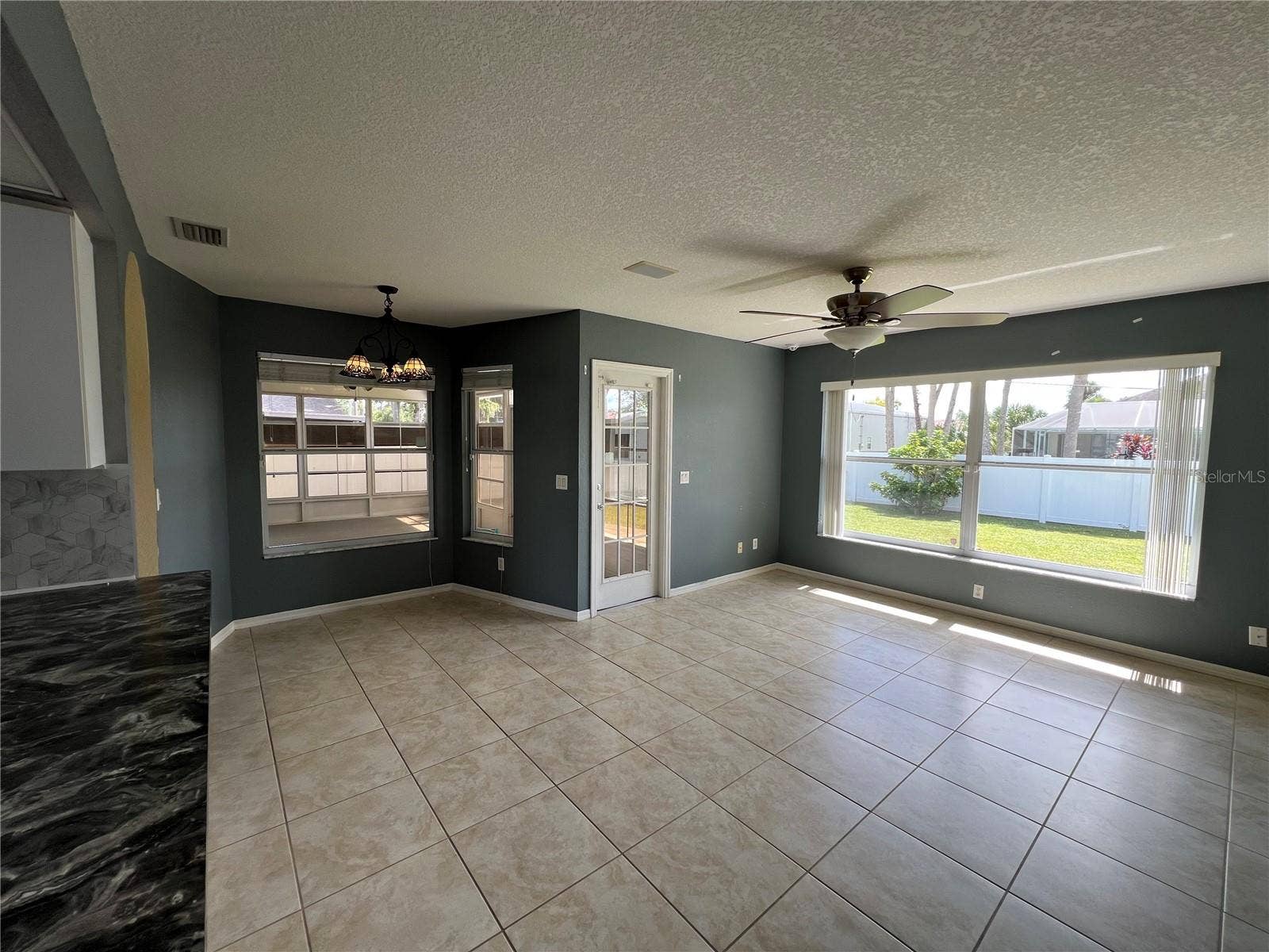 4055 ALLURE LANE, North Port, FL 34287 Bright Family Room