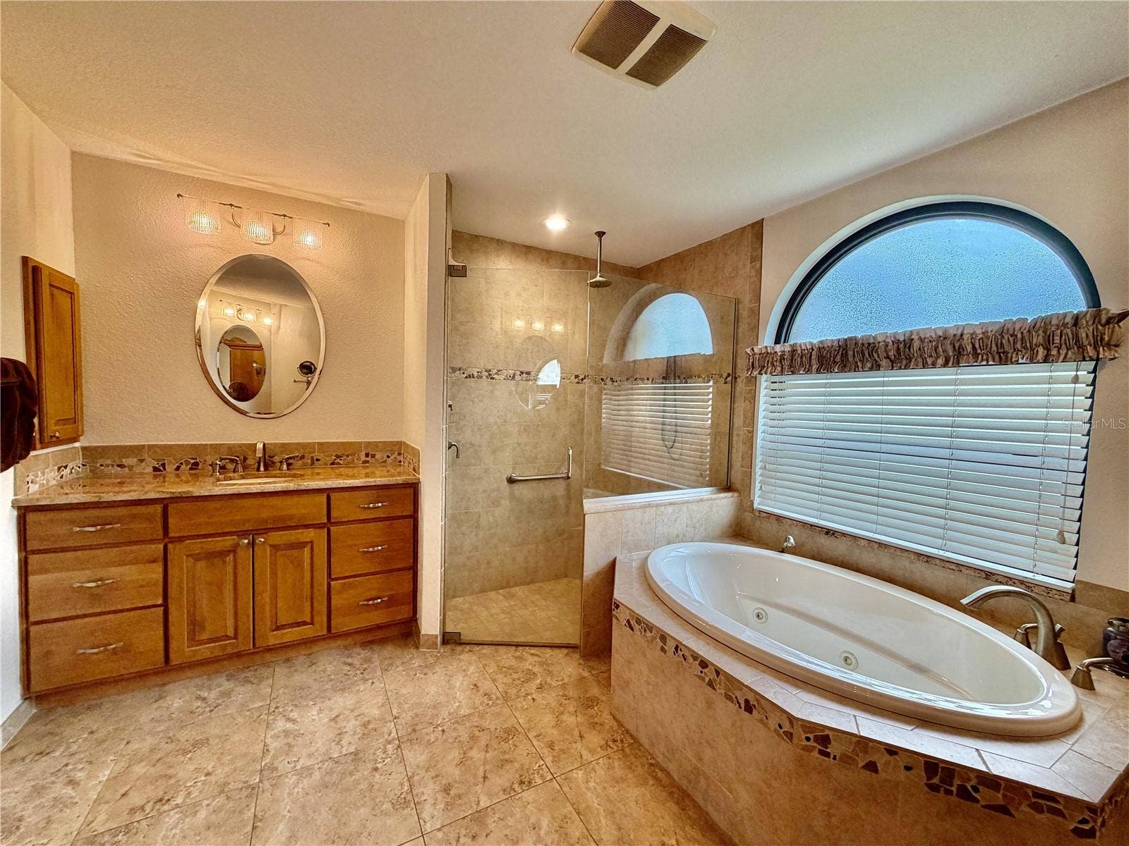 23411 MULLINS AVENUE, Port Charlotte, FL 33954 Jetted tub, walk-in shower, 2 vanities