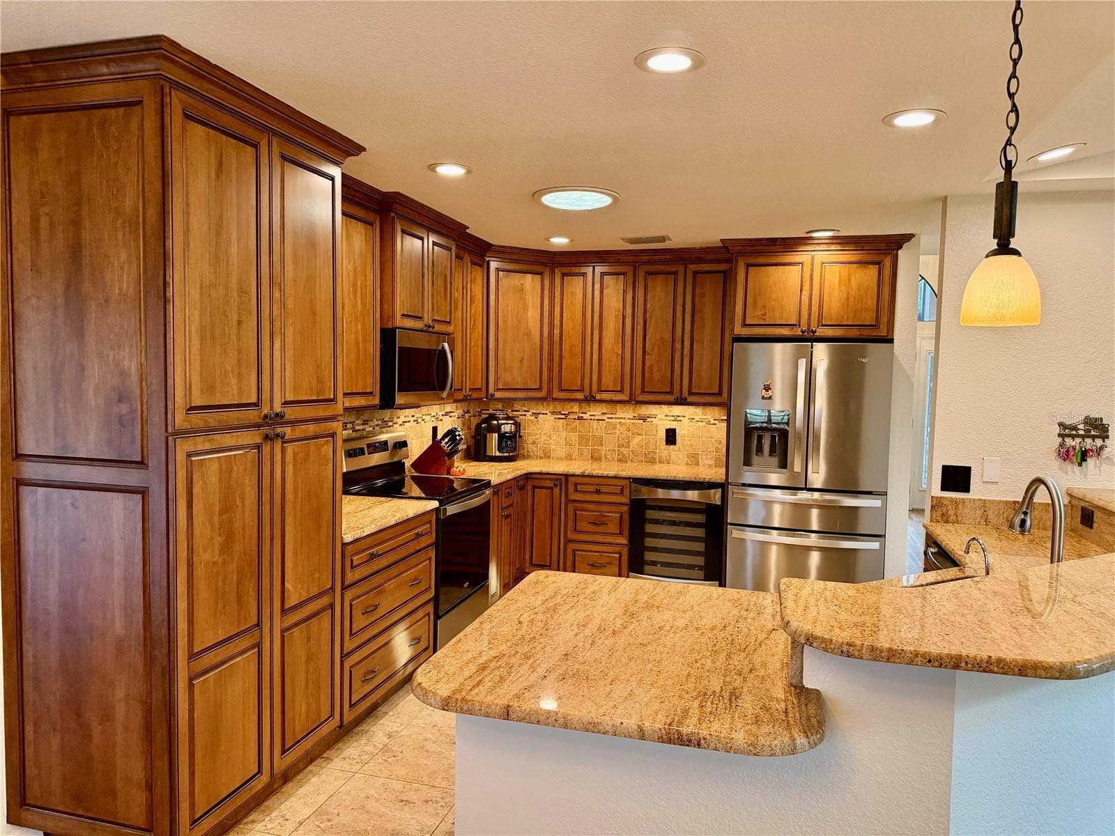 23411 MULLINS AVENUE, Port Charlotte, FL 33954 Wood Cabinets