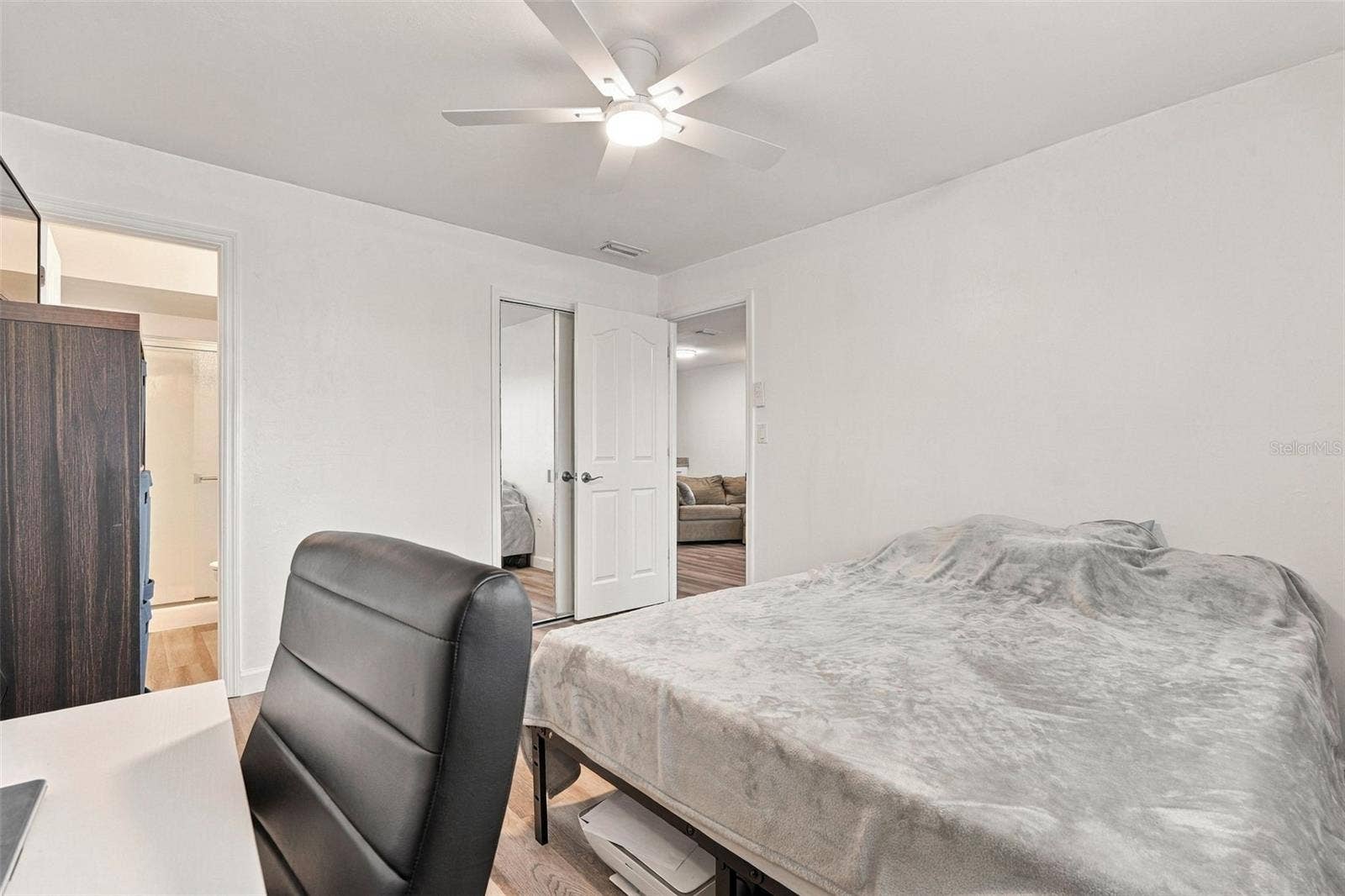 12538 SW KINGSWAY CIRCLE, #1008, Lake Suzy, FL 34269 Spacious Primary Suite with Ensuite Access