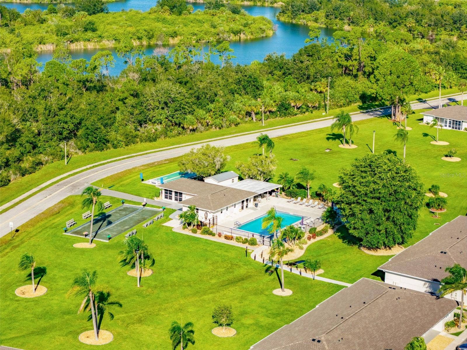 12538 SW KINGSWAY CIRCLE, #1008, Lake Suzy, FL 34269 Resort Style Community Living