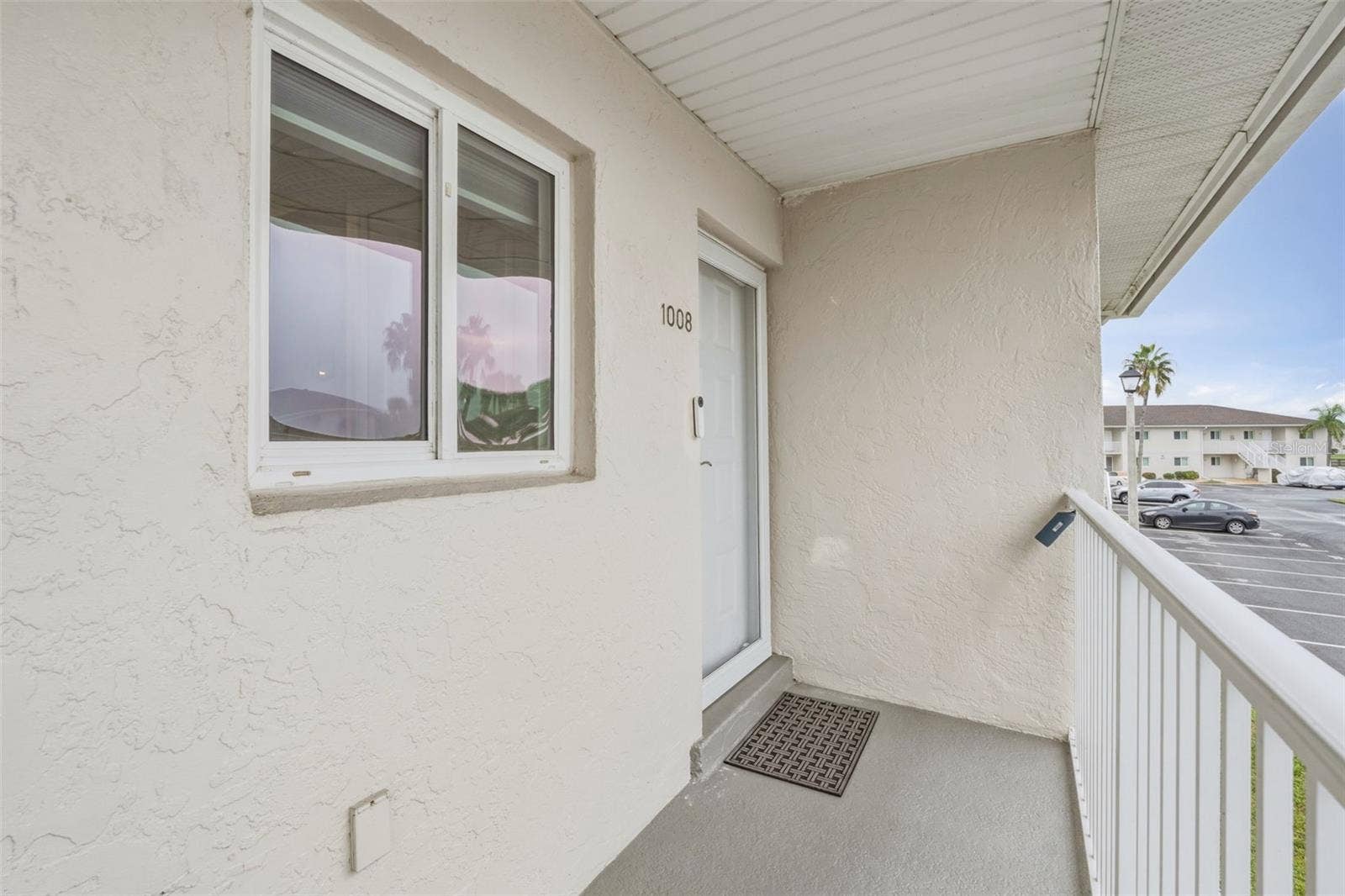 12538 SW KINGSWAY CIRCLE, #1008, Lake Suzy, FL 34269 Inviting Front Entry