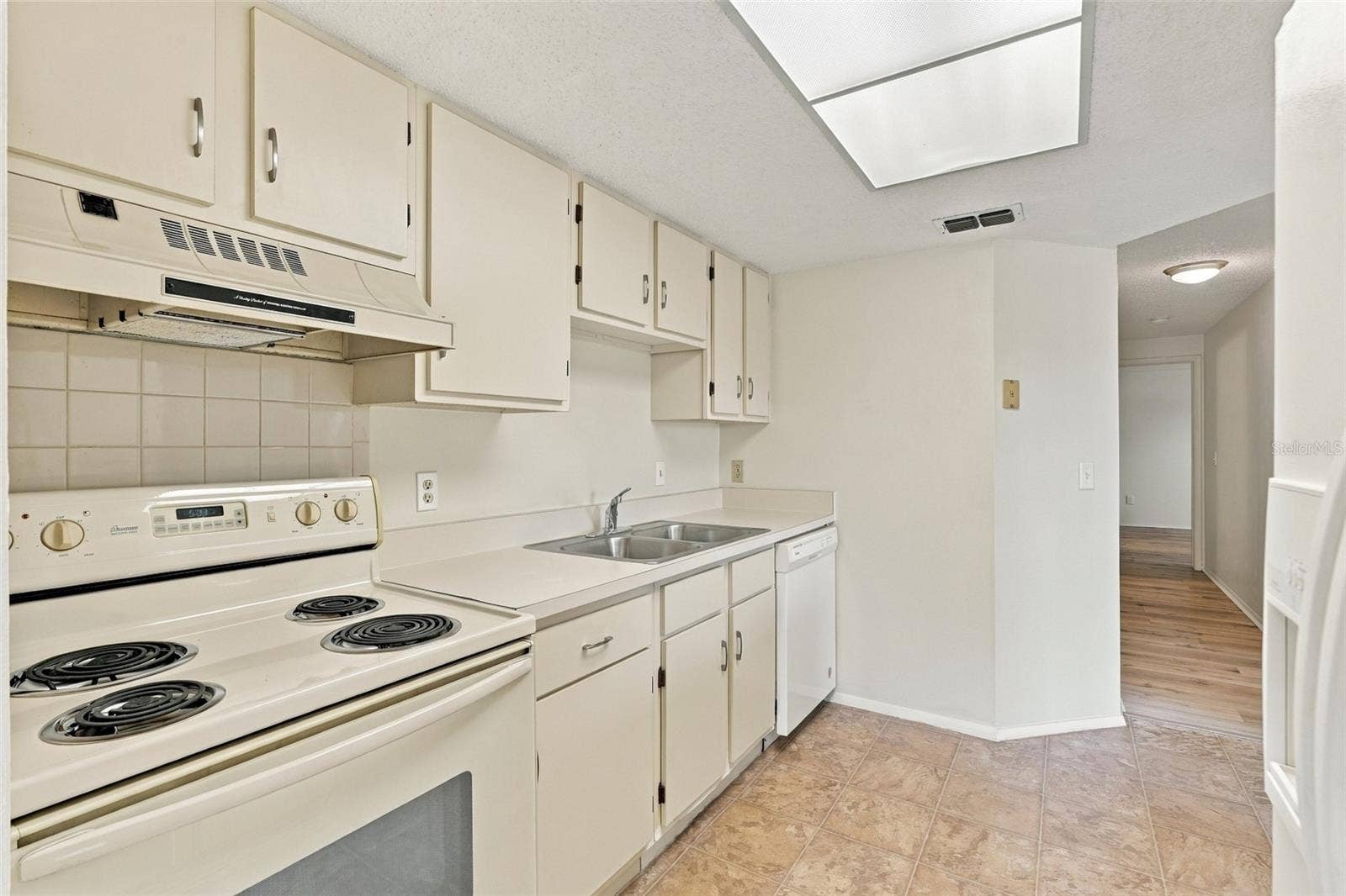 4022 BEAVER LANE, #1000H, Port Charlotte, FL 33952 4022 BEAVER LANE, #1000H, Port Charlotte, FL 33952