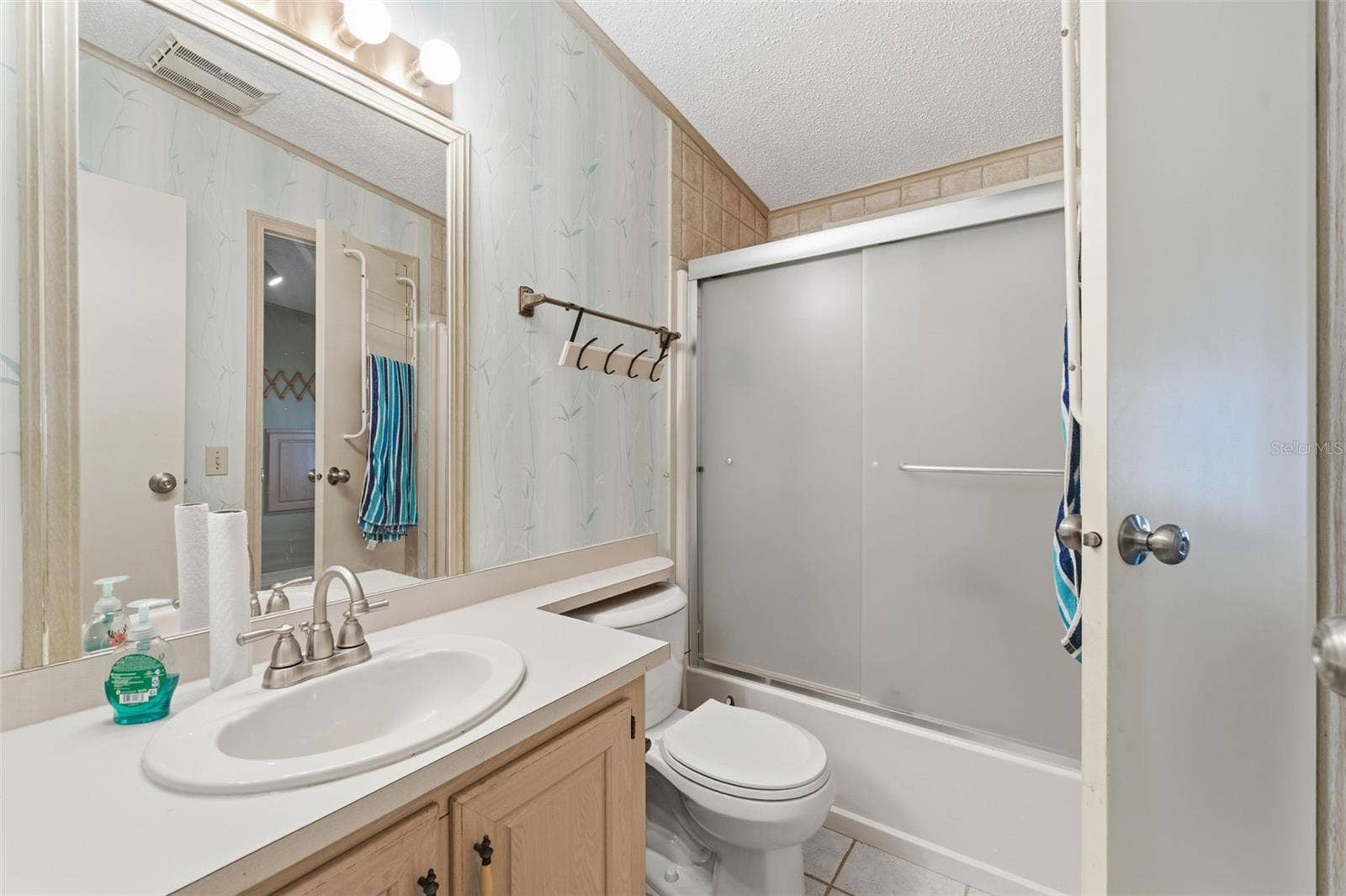 576 PORTSIDE DRIVE, North Port, FL 34287 576 PORTSIDE DRIVE, North Port, FL 34287