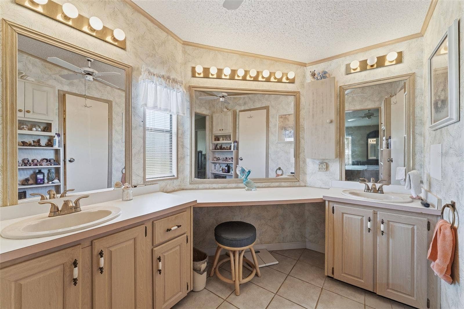 576 PORTSIDE DRIVE, North Port, FL 34287 576 PORTSIDE DRIVE, North Port, FL 34287