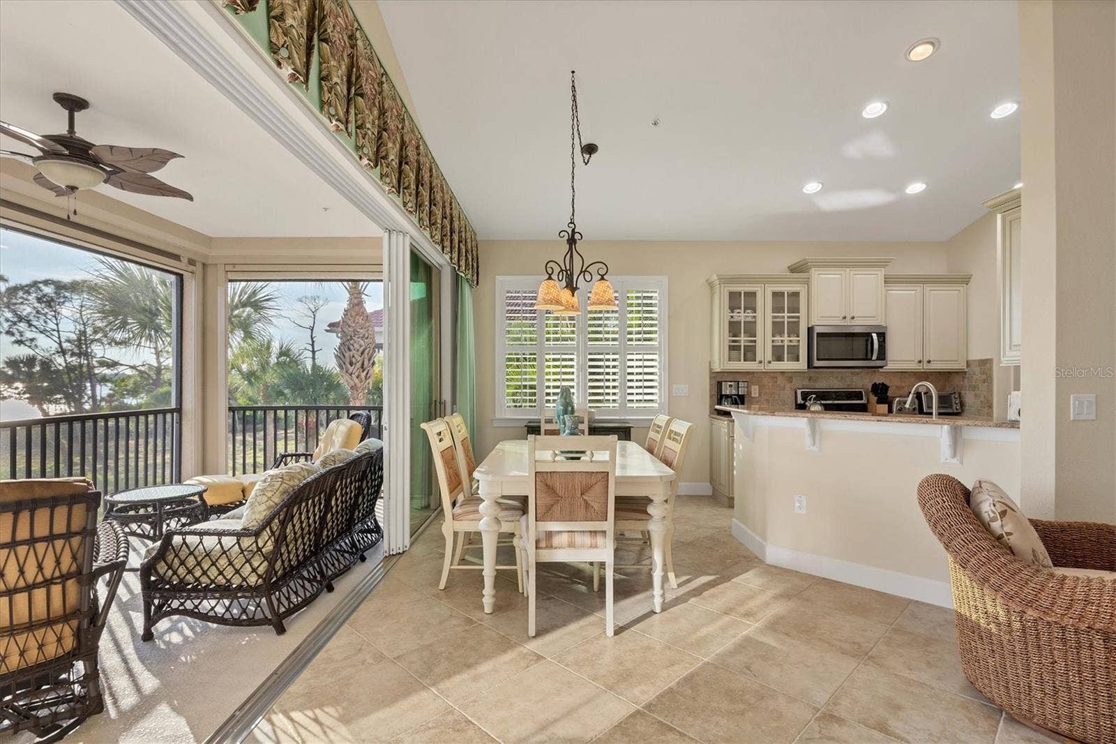 Dinette/Porch/Kitchen