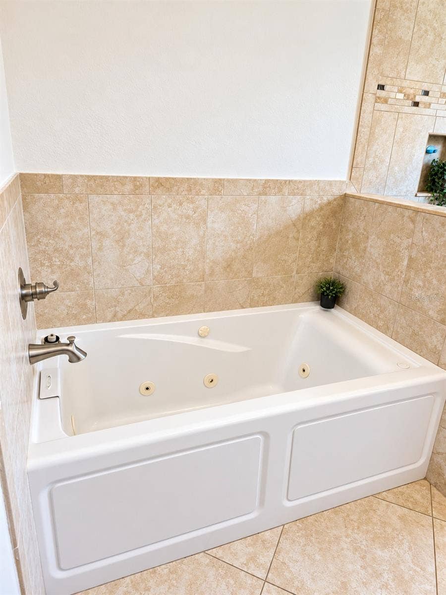 25295 CAYCE COURT, Punta Gorda, FL 33983 25295 CAYCE COURT, Punta Gorda, FL 33983