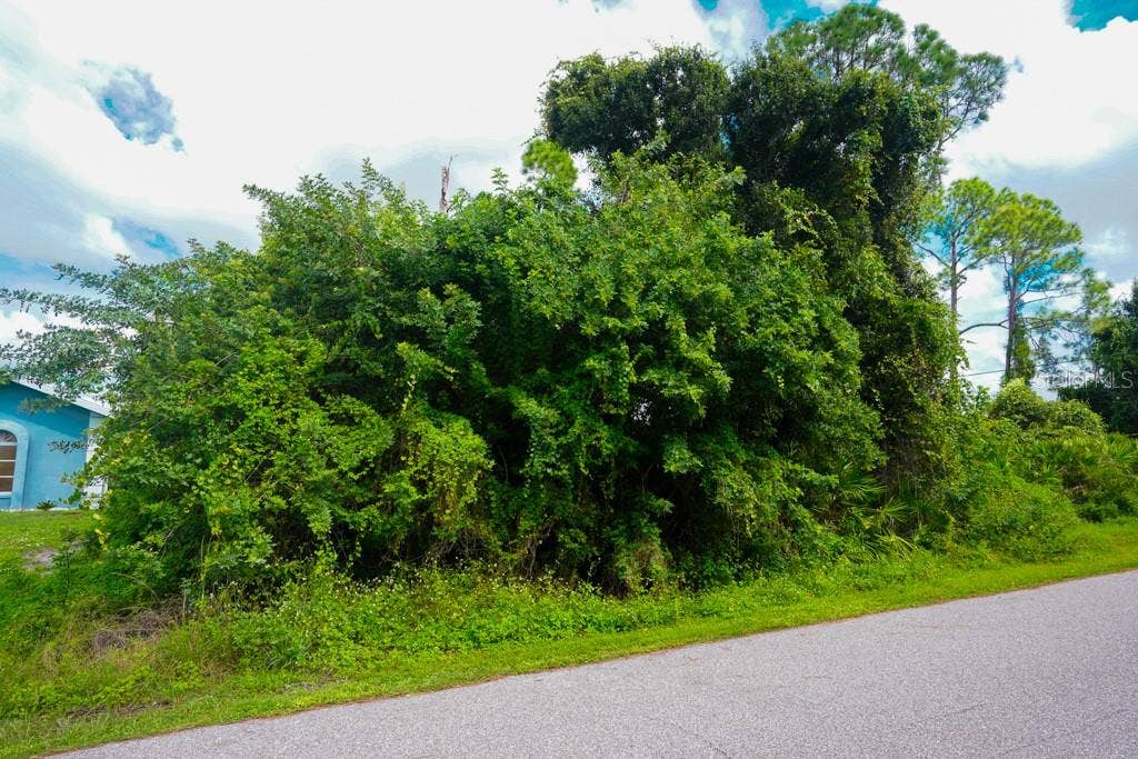 1150 GREAT FALLS AVENUE, Port Charlotte, FL 33948 1150 GREAT FALLS AVENUE, Port Charlotte, FL 33948