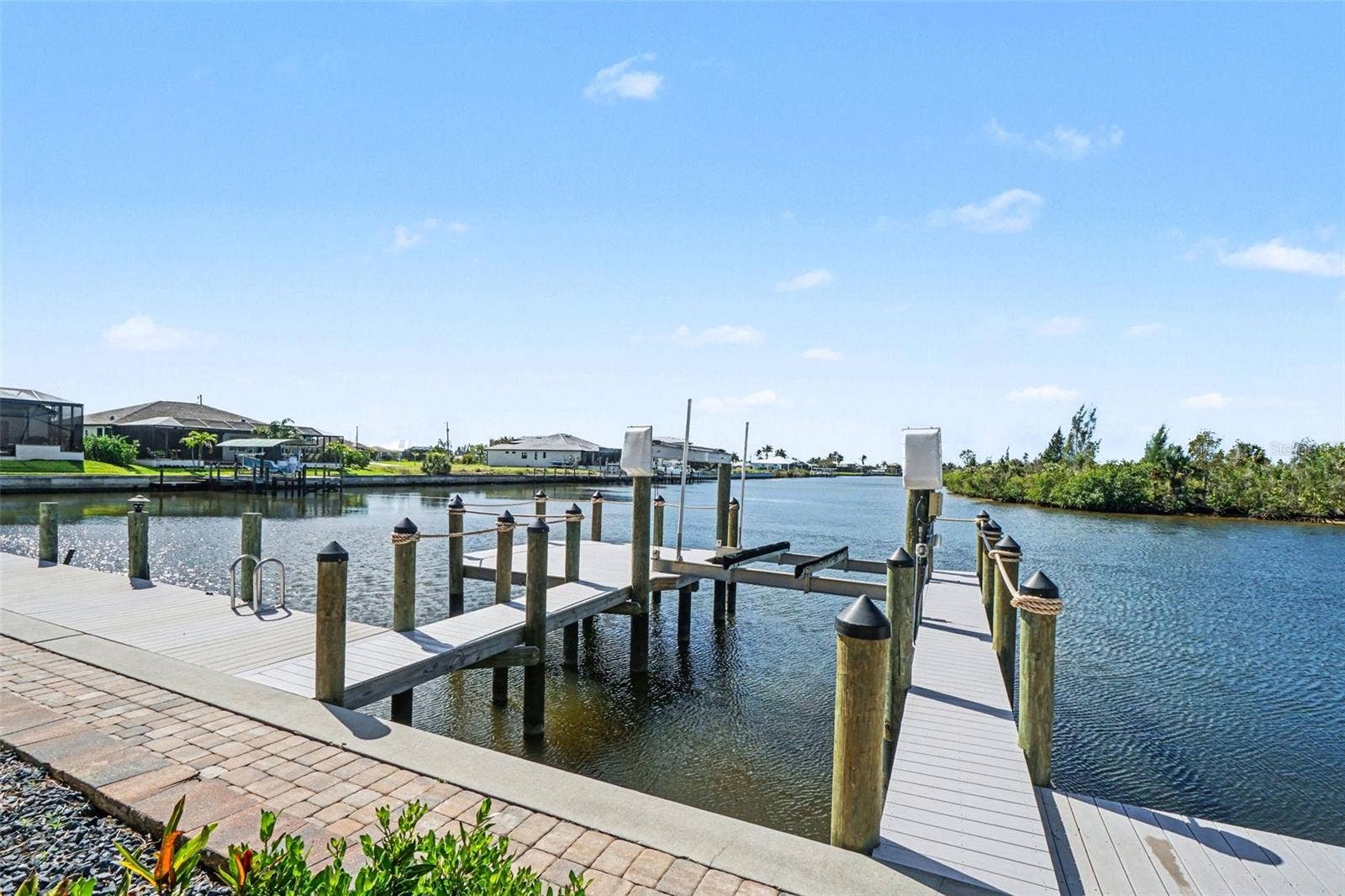 4214 GULFSTREAM PARKWAY, Cape Coral, FL 33993 4214 GULFSTREAM PARKWAY, Cape Coral, FL 33993