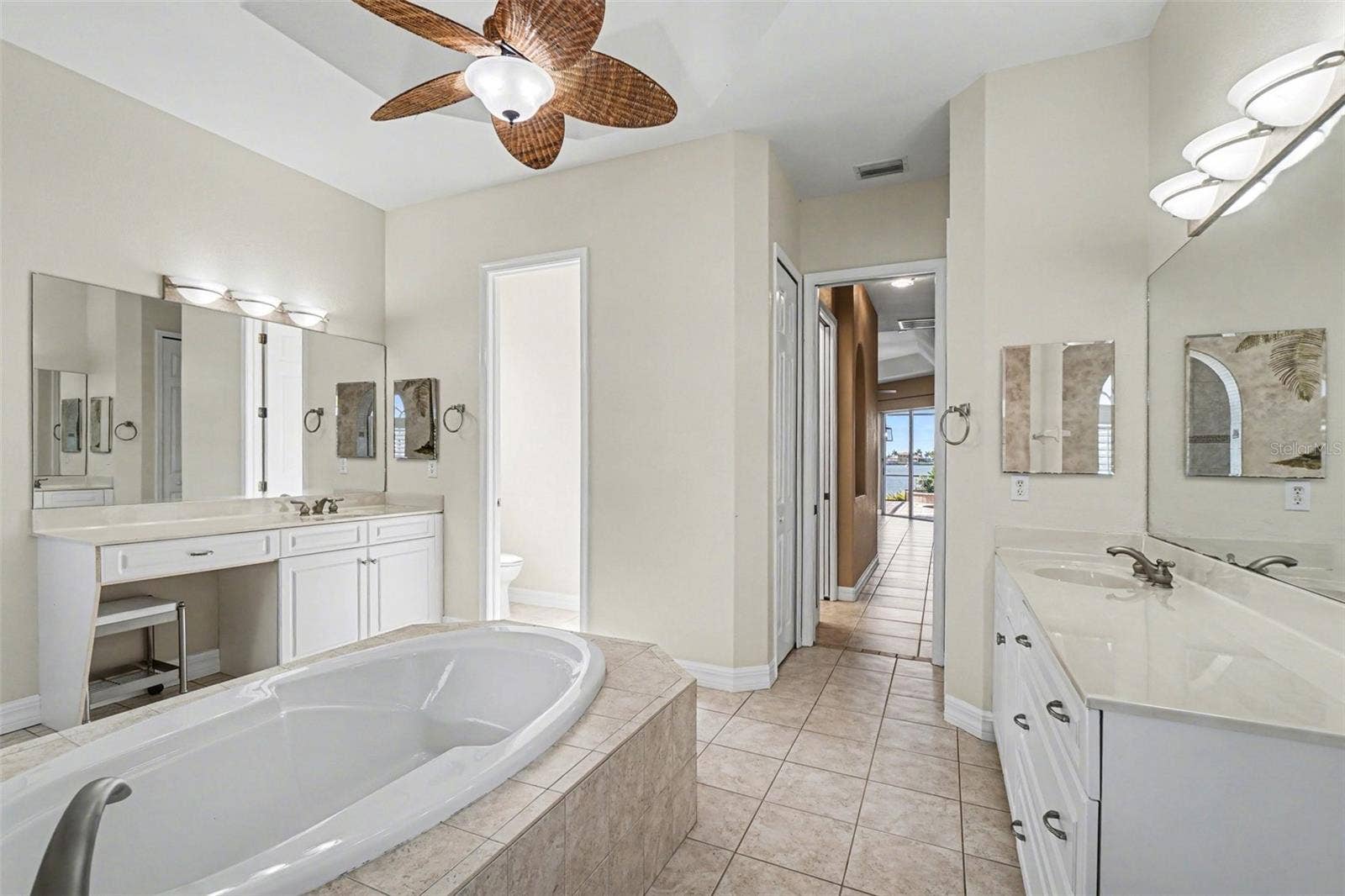 4214 GULFSTREAM PARKWAY, Cape Coral, FL 33993 4214 GULFSTREAM PARKWAY, Cape Coral, FL 33993