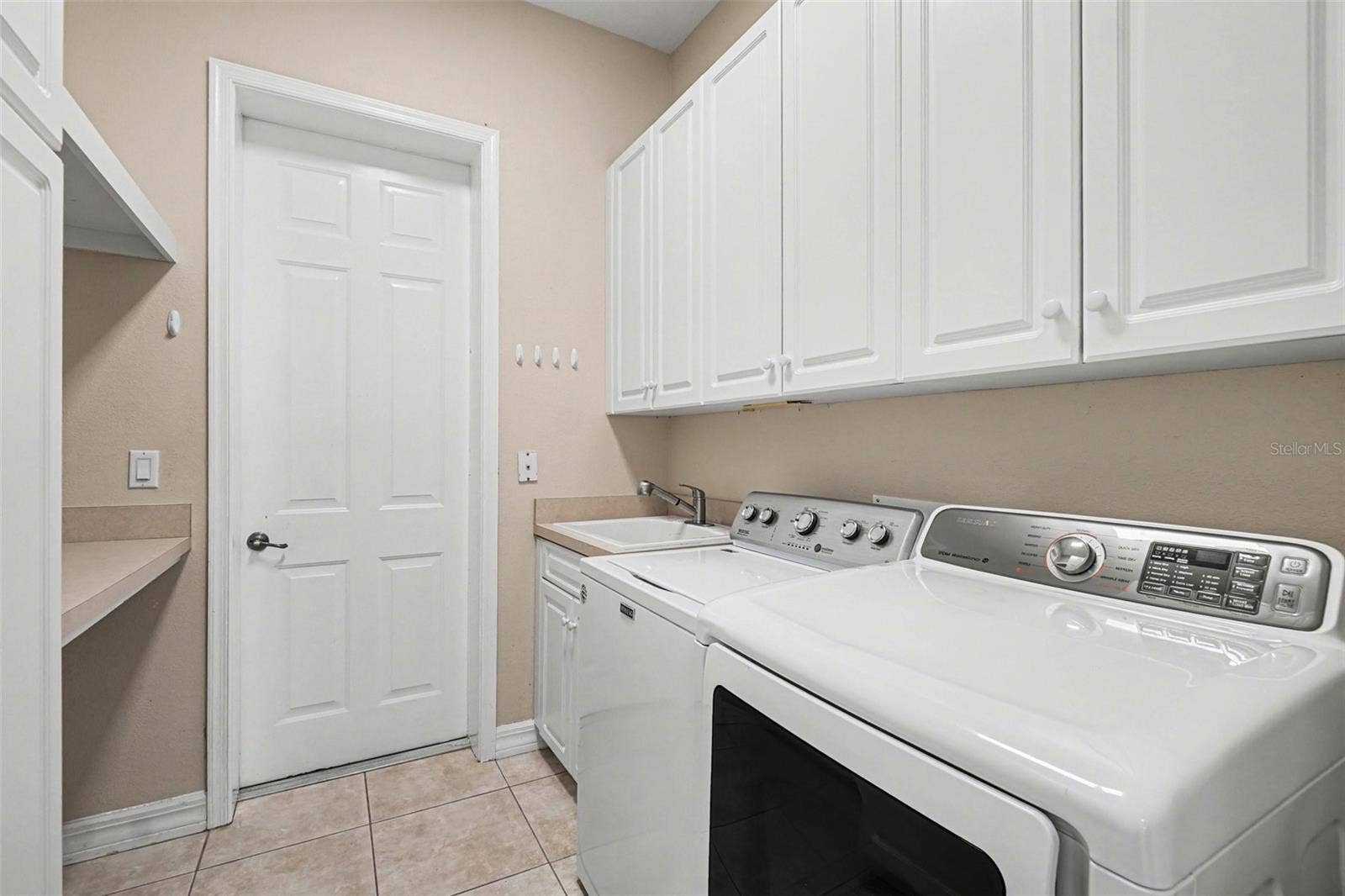 4214 GULFSTREAM PARKWAY, Cape Coral, FL 33993 4214 GULFSTREAM PARKWAY, Cape Coral, FL 33993