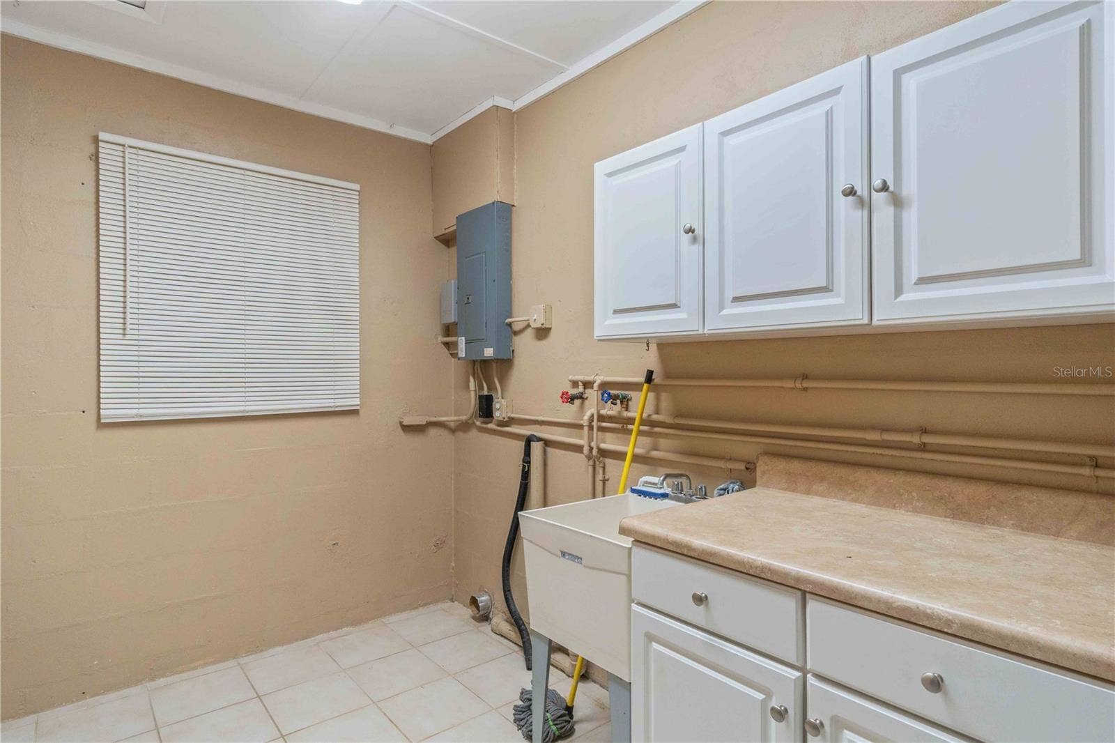 11144 3RD AVENUE, Punta Gorda, FL 33955 Laundry room